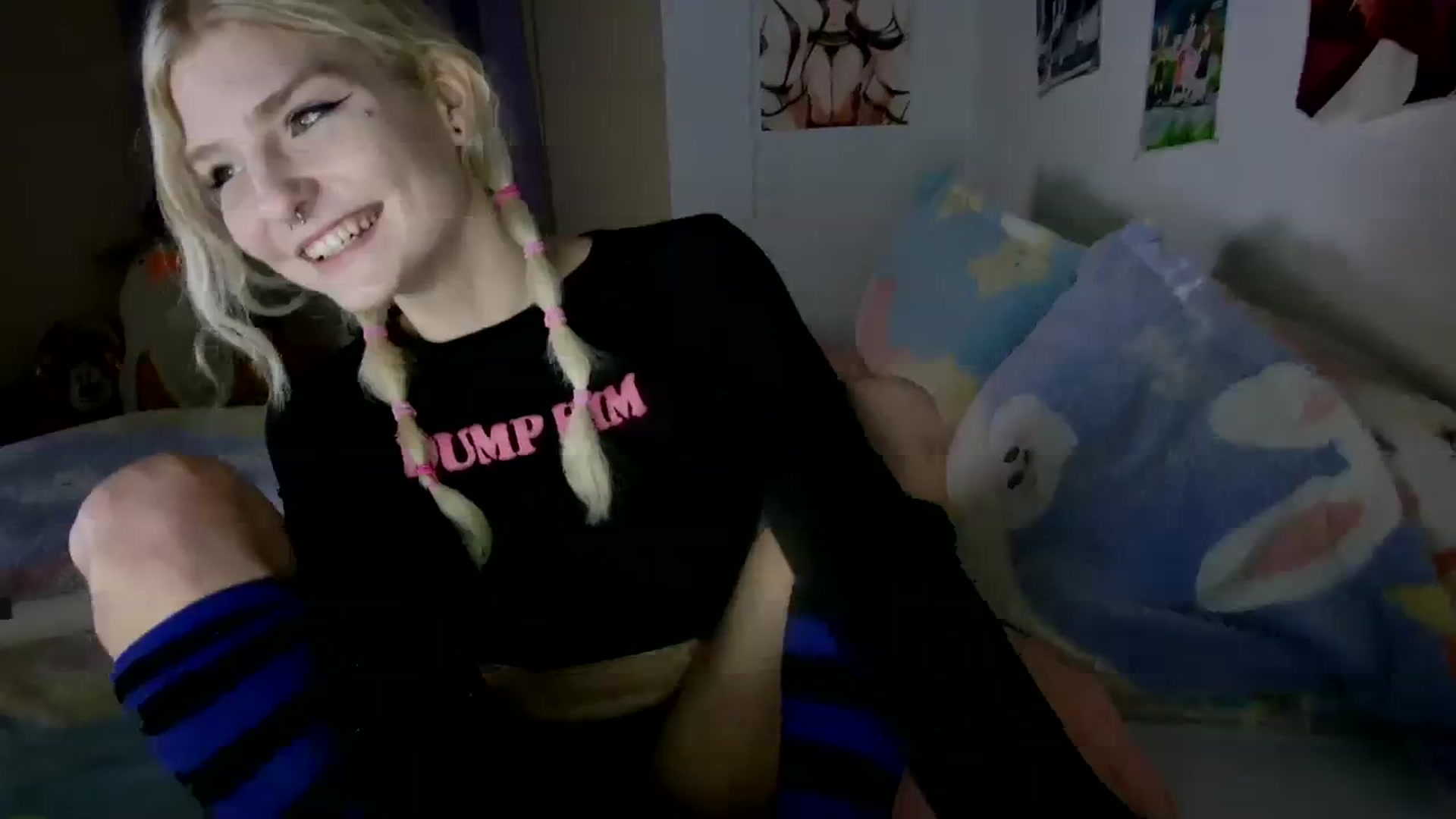 Gallery image thumbnail from DuckChan0's myfreecams stream on, 12/16/2023, 23:52 image 4 of 20
