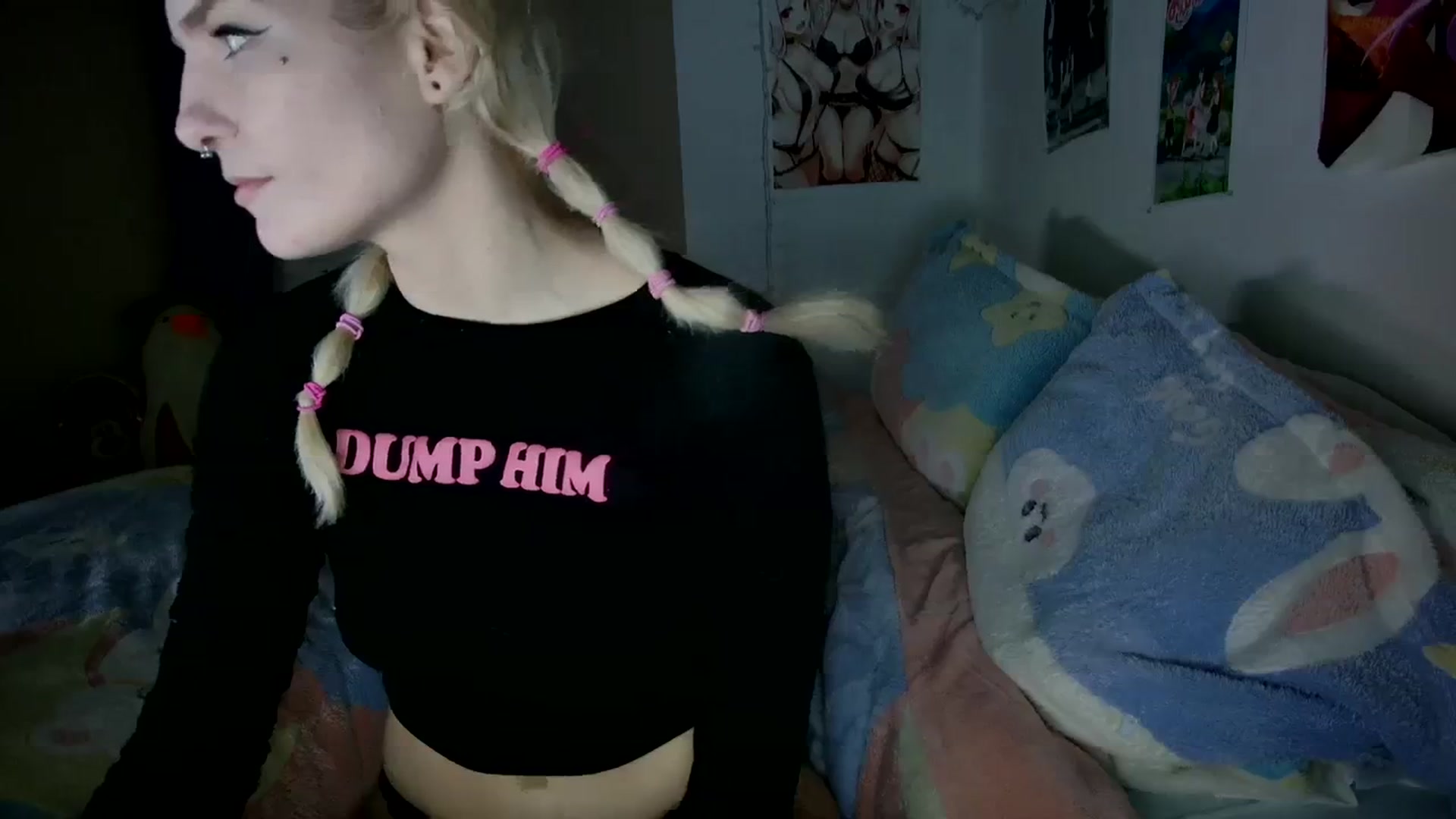 Gallery image thumbnail from DuckChan0's myfreecams stream on, 12/16/2023, 23:52 image 9 of 20