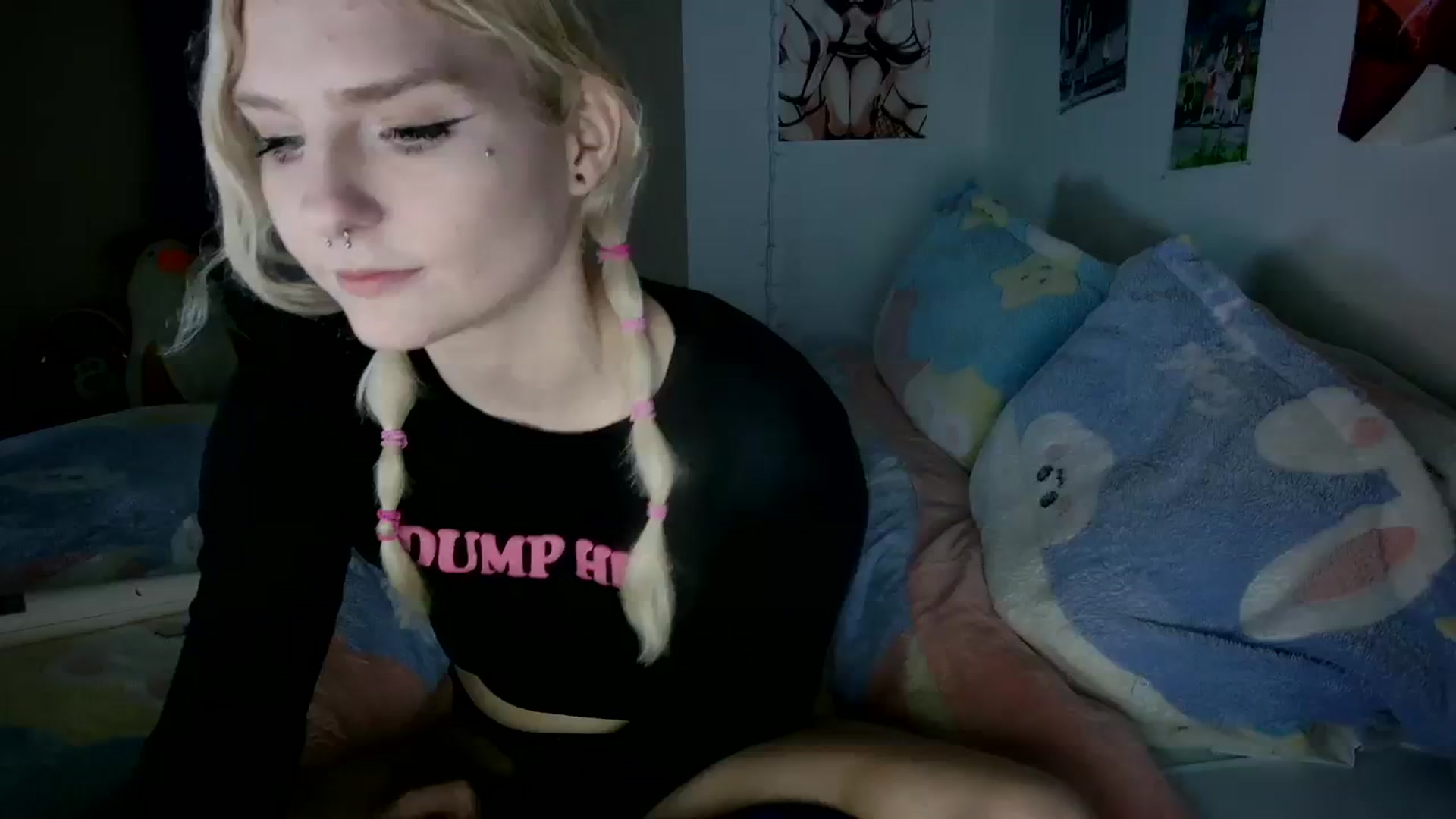 Gallery image thumbnail from DuckChan0's myfreecams stream on, 12/16/2023, 23:52 image 1 of 20