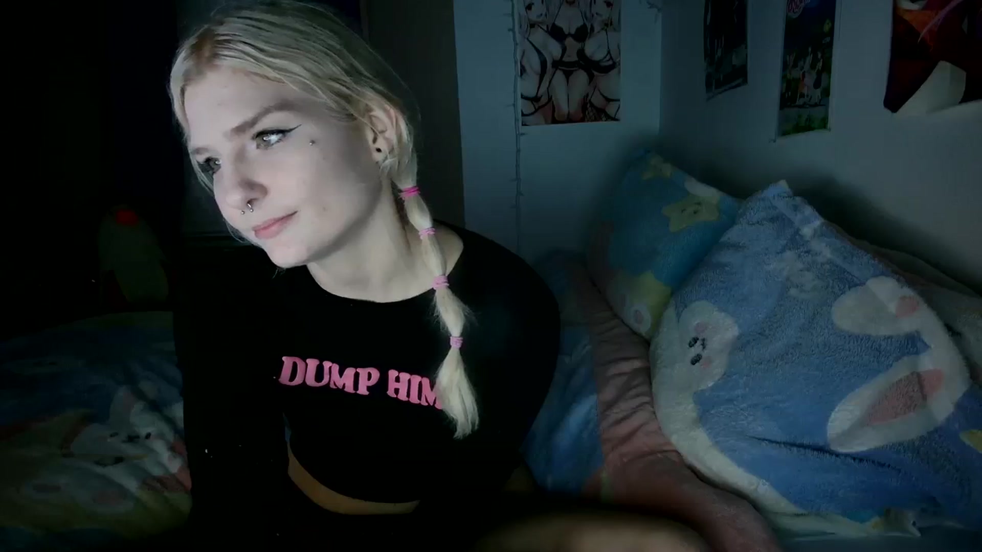 Gallery image thumbnail from DuckChan0's myfreecams stream on, 12/16/2023, 23:52 image 11 of 20