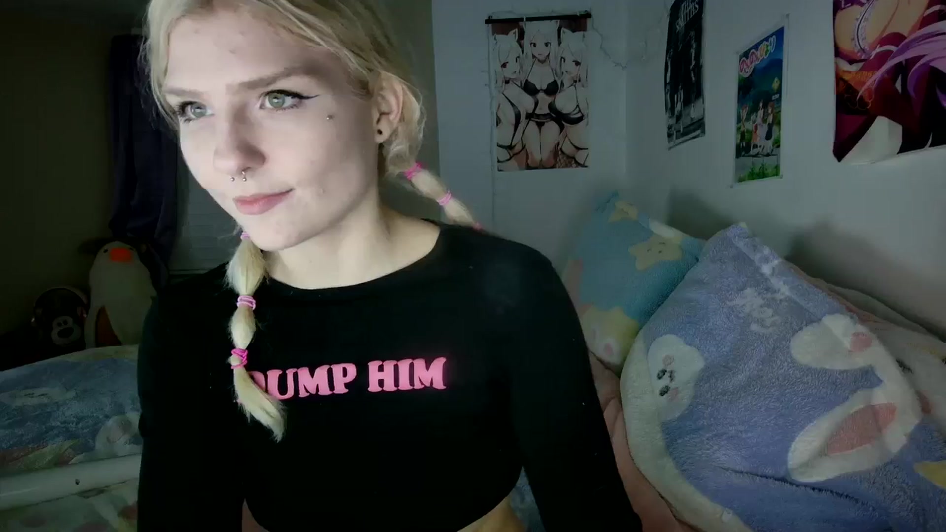 Gallery image thumbnail from DuckChan0's myfreecams stream on, 12/16/2023, 23:52 image 7 of 20