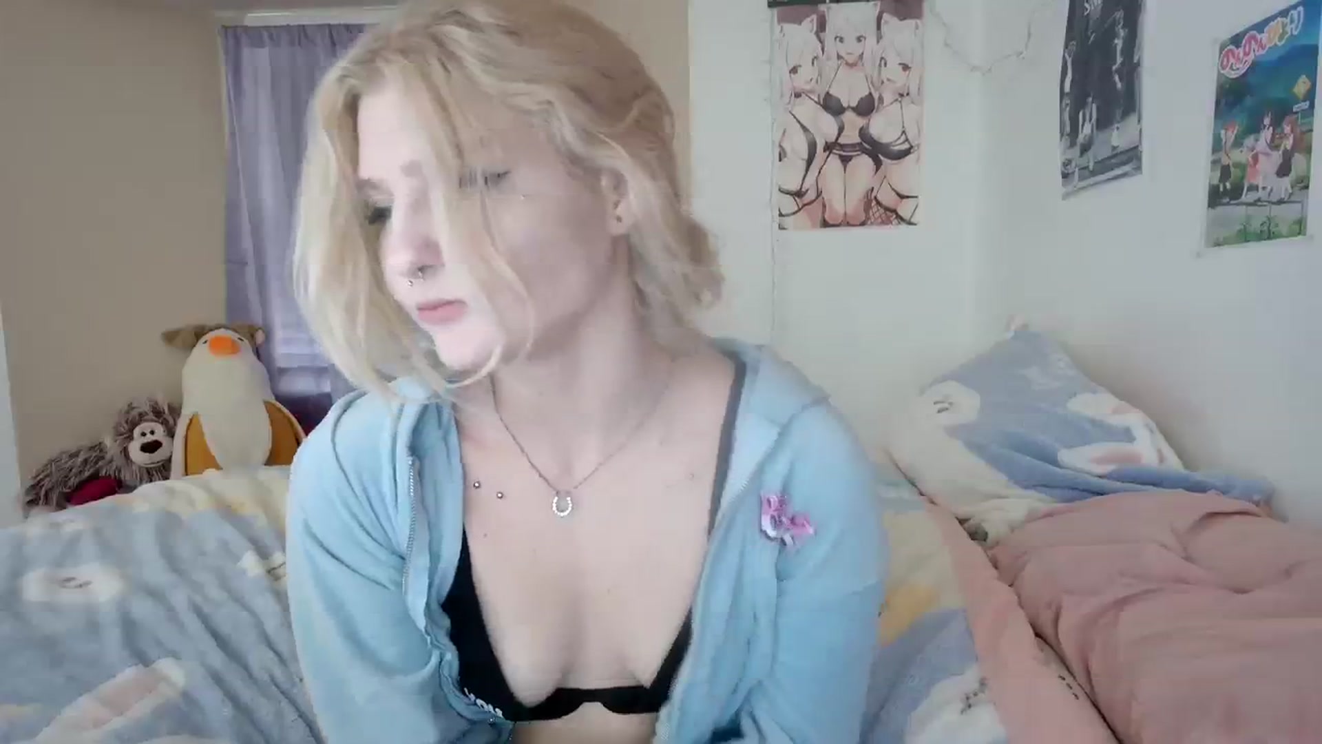Gallery image thumbnail from DuckChan0's myfreecams stream on, 12/20/2023, 17:22 image 8 of 20