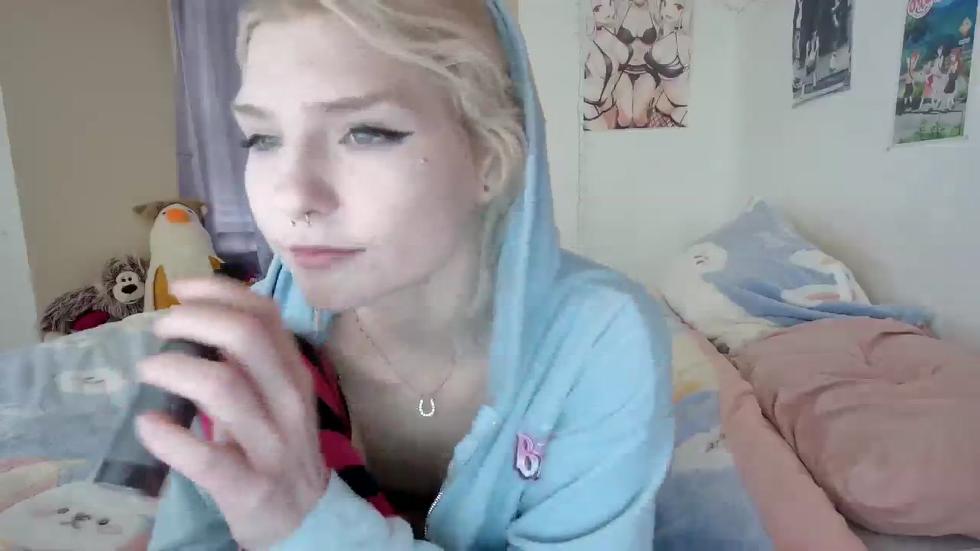 Gallery image thumbnail from DuckChan0's myfreecams stream on, 12/20/2023, 17:22 image 6 of 20