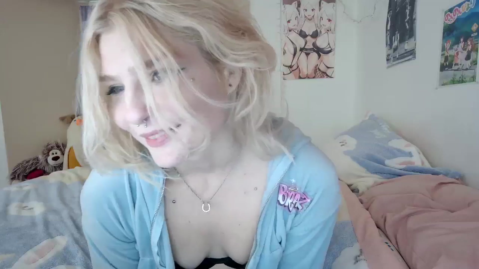Gallery image thumbnail from DuckChan0's myfreecams stream on, 12/20/2023, 17:22 image 11 of 20
