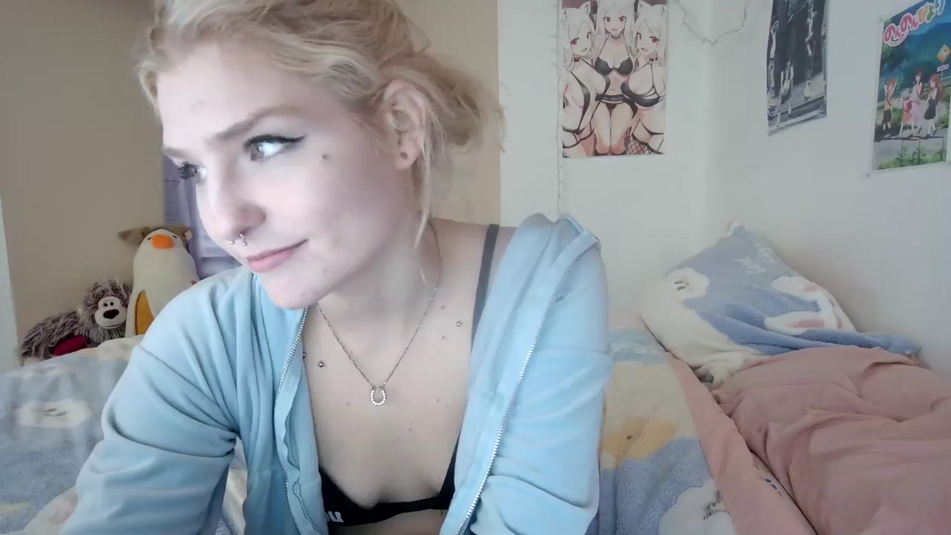 Gallery image thumbnail from DuckChan0's myfreecams stream on, 12/20/2023, 17:22 image 14 of 20