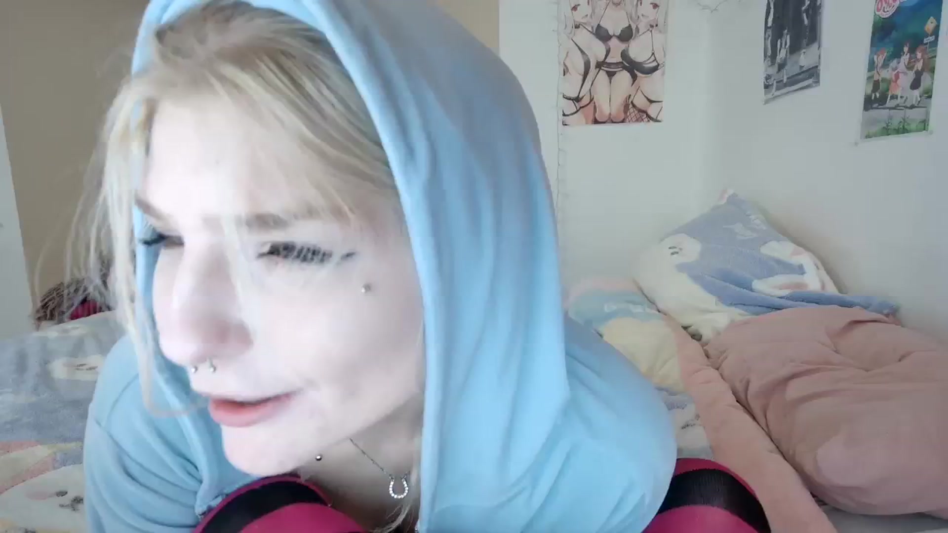 Gallery image thumbnail from DuckChan0's myfreecams stream on, 12/20/2023, 17:22 image 1 of 20