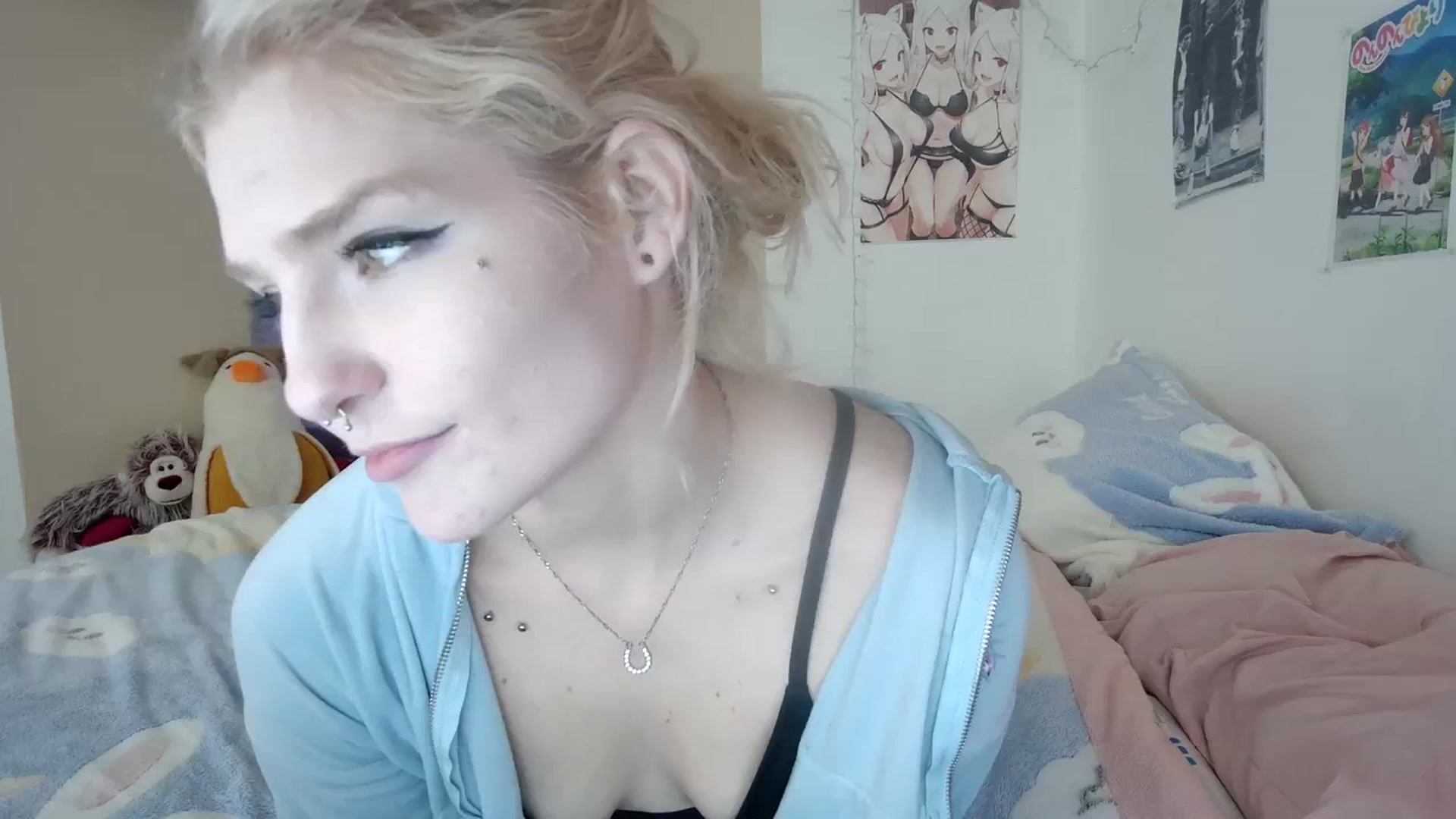 Gallery image thumbnail from DuckChan0's myfreecams stream on, 12/20/2023, 17:22 image 13 of 20