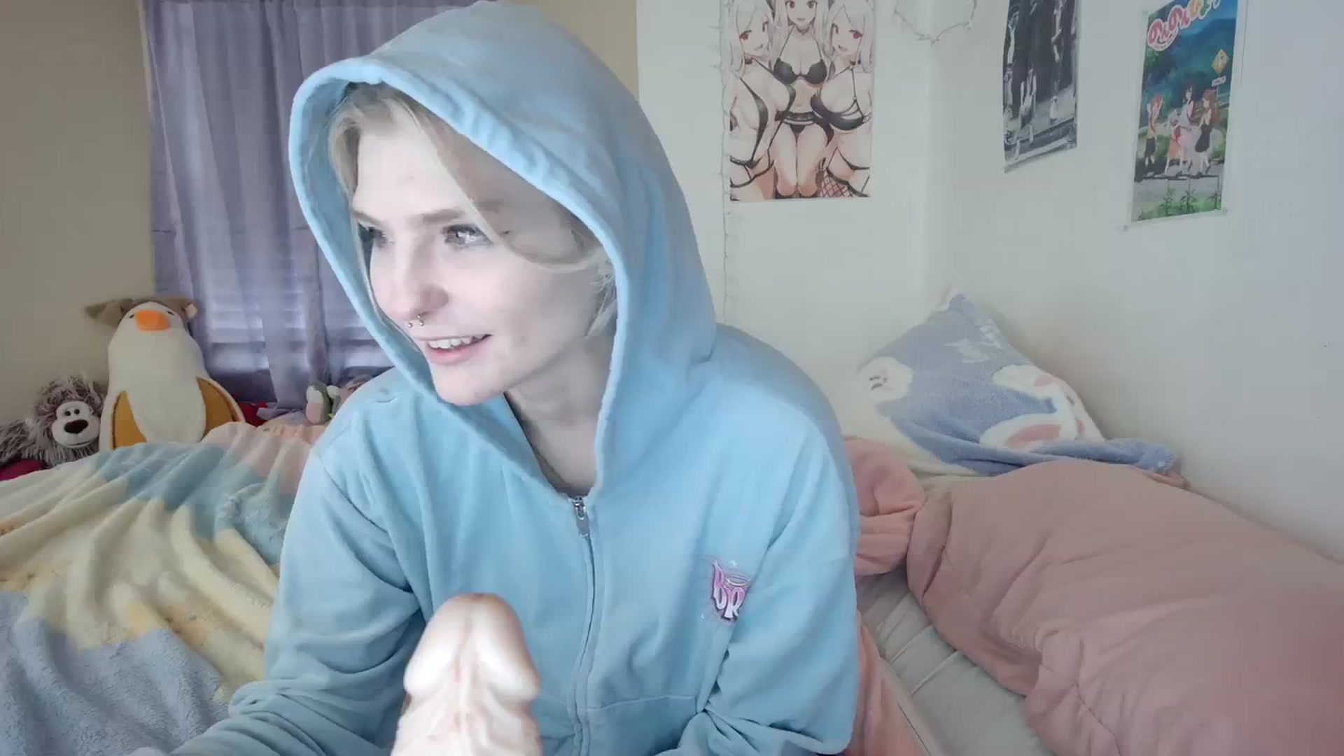 Gallery image thumbnail from DuckChan0's myfreecams stream on, 12/20/2023, 18:42 image 15 of 20