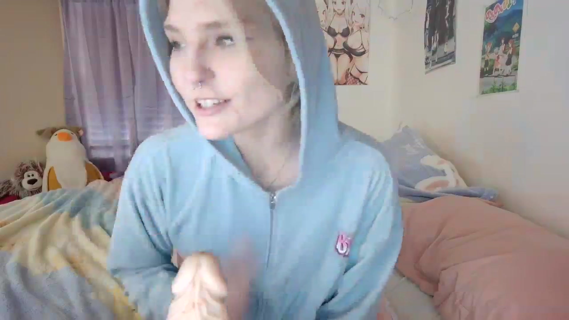 Gallery image thumbnail from DuckChan0's myfreecams stream on, 12/20/2023, 18:42 image 17 of 20