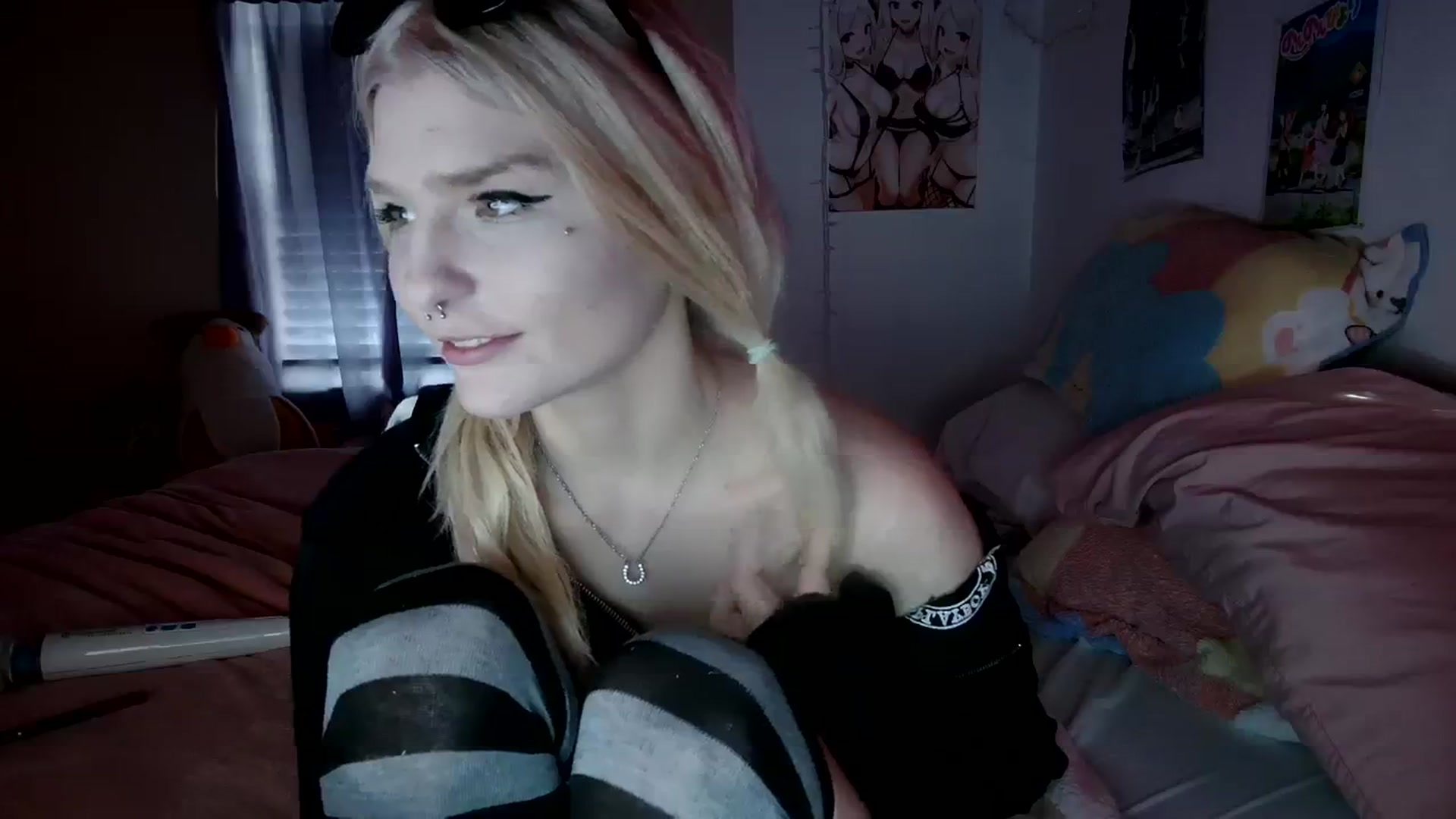 Gallery image thumbnail from DuckChan0's myfreecams stream on, 12/22/2023, 17:27 image 11 of 20