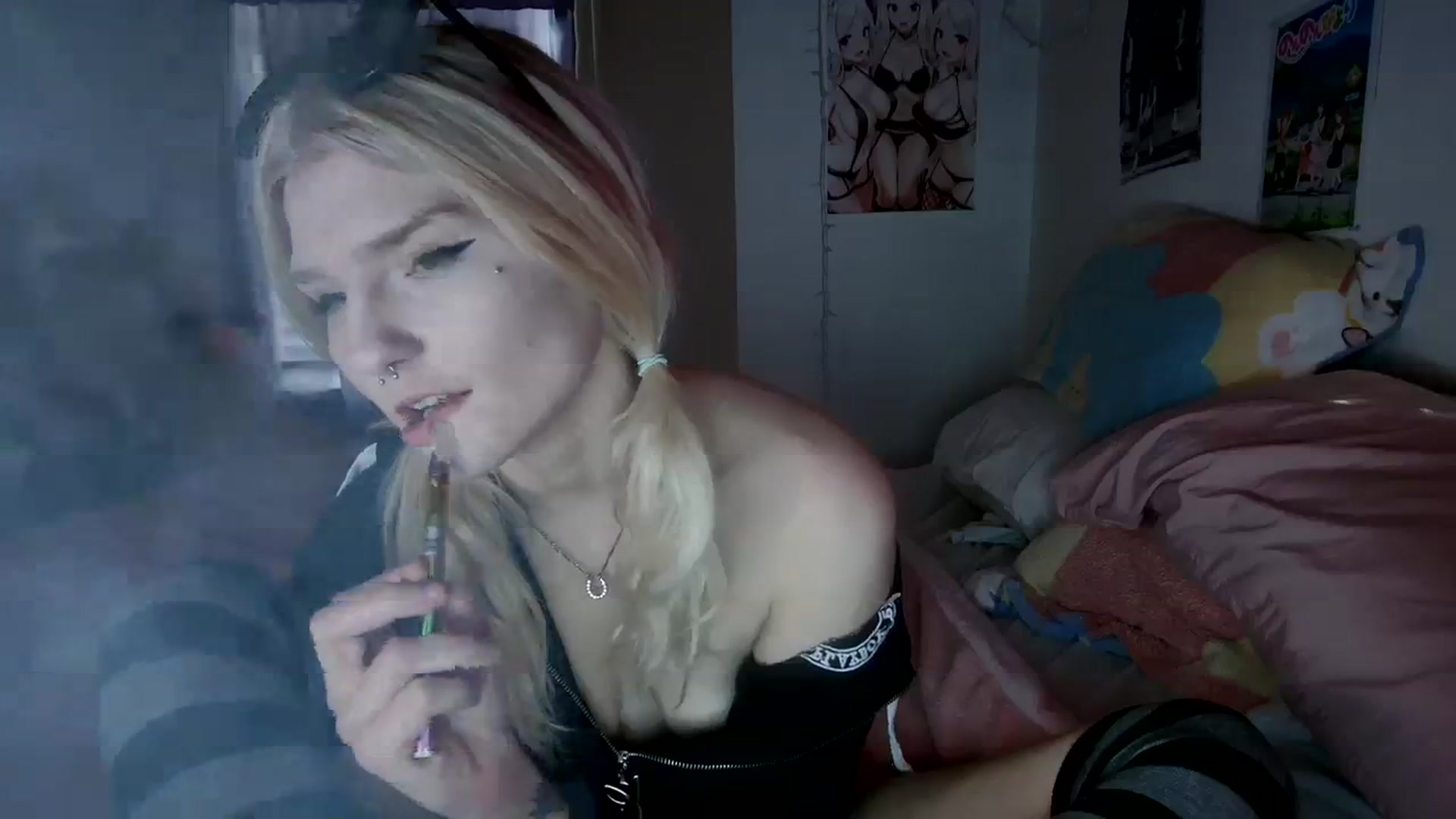 Gallery image thumbnail from DuckChan0's myfreecams stream on, 12/22/2023, 17:27 image 7 of 20