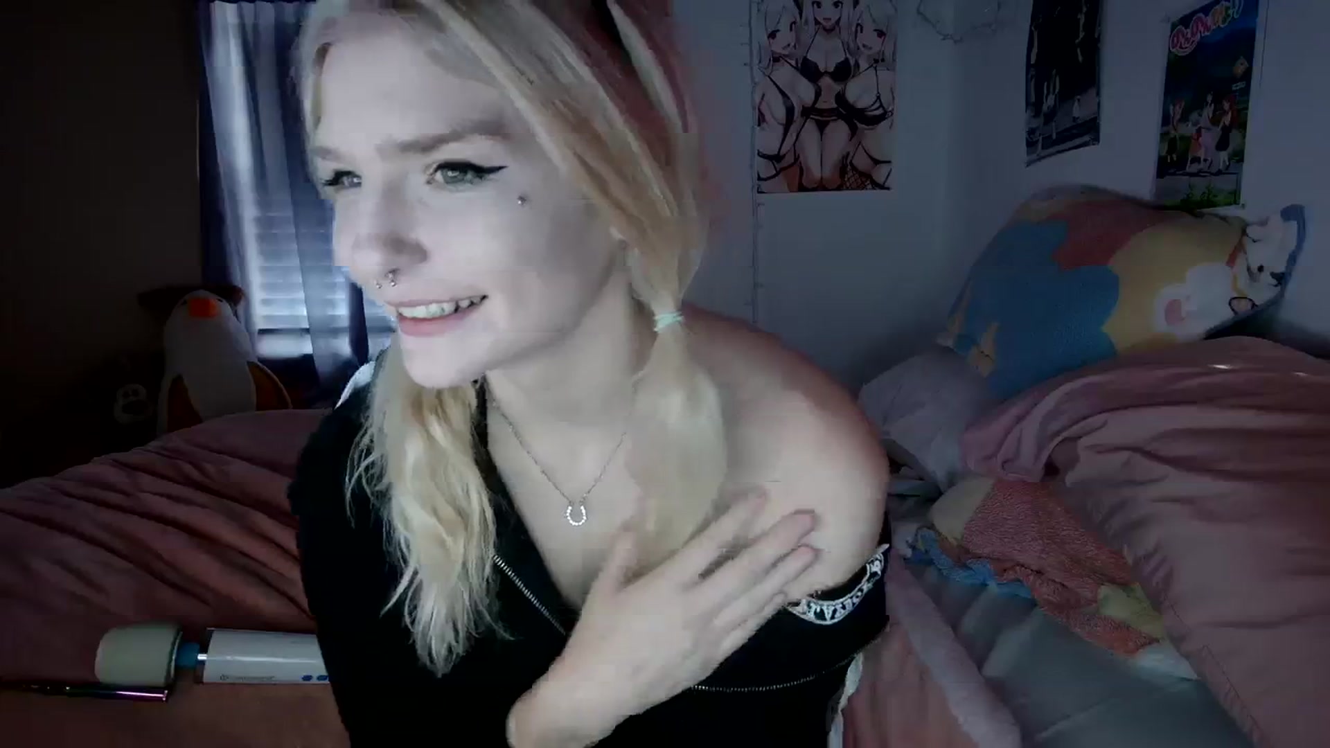 Gallery image thumbnail from DuckChan0's myfreecams stream on, 12/22/2023, 17:27 image 2 of 20