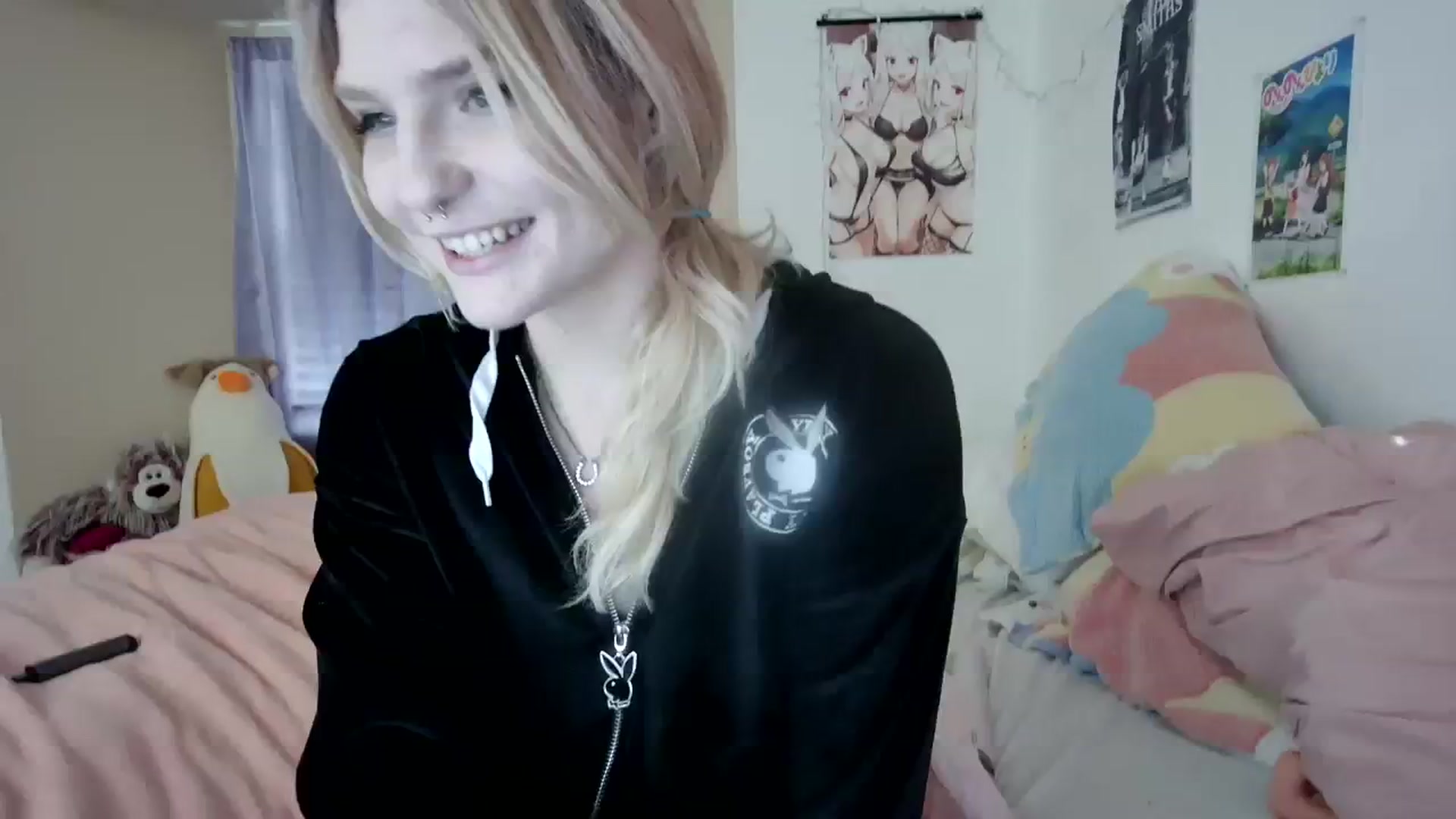 Gallery image thumbnail from DuckChan0's myfreecams stream on, 12/22/2023, 18:47 image 1 of 20