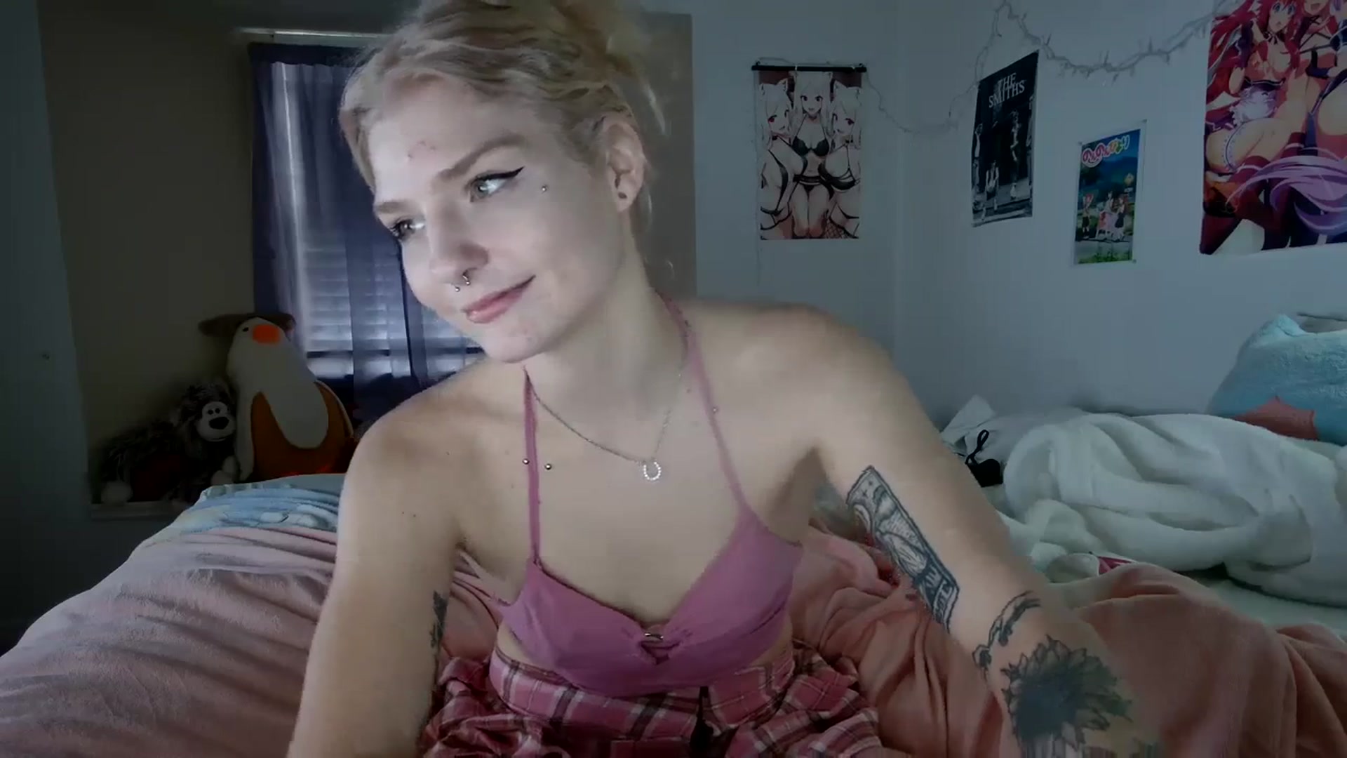 Gallery image thumbnail from DuckChan0's myfreecams stream on, 12/26/2023, 18:03 image 5 of 20