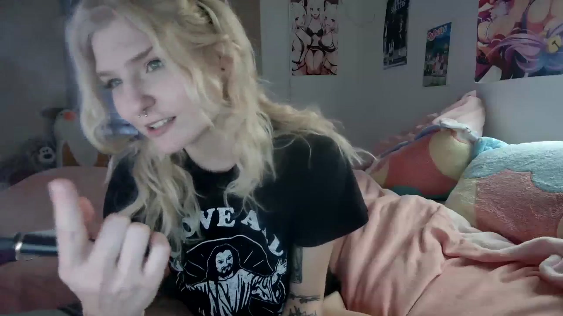 Gallery image thumbnail from DuckChan0's myfreecams stream on, 12/27/2023, 16:53 image 16 of 20