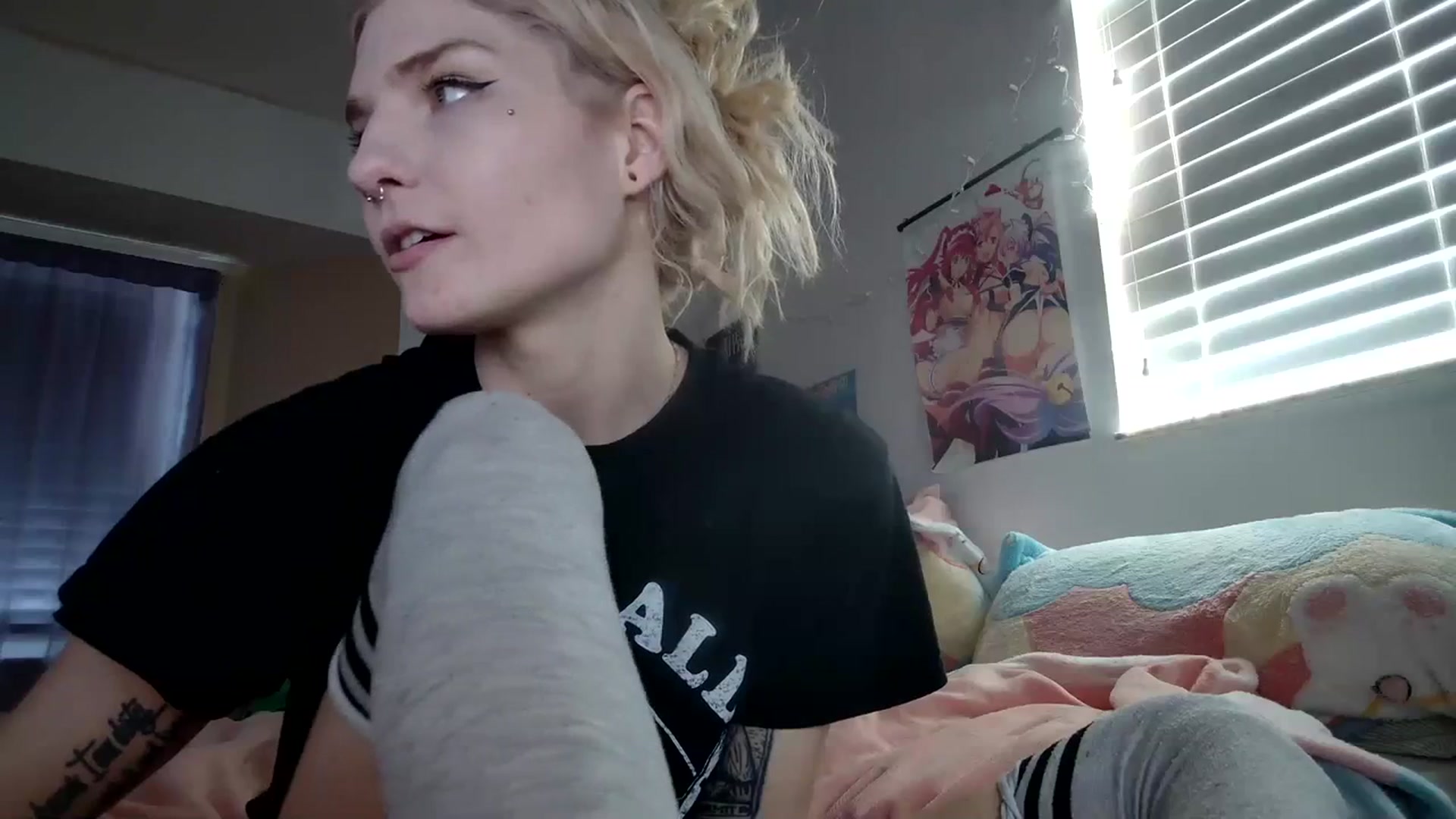 Gallery image thumbnail from DuckChan0's myfreecams stream on, 12/27/2023, 17:44 image 2 of 20