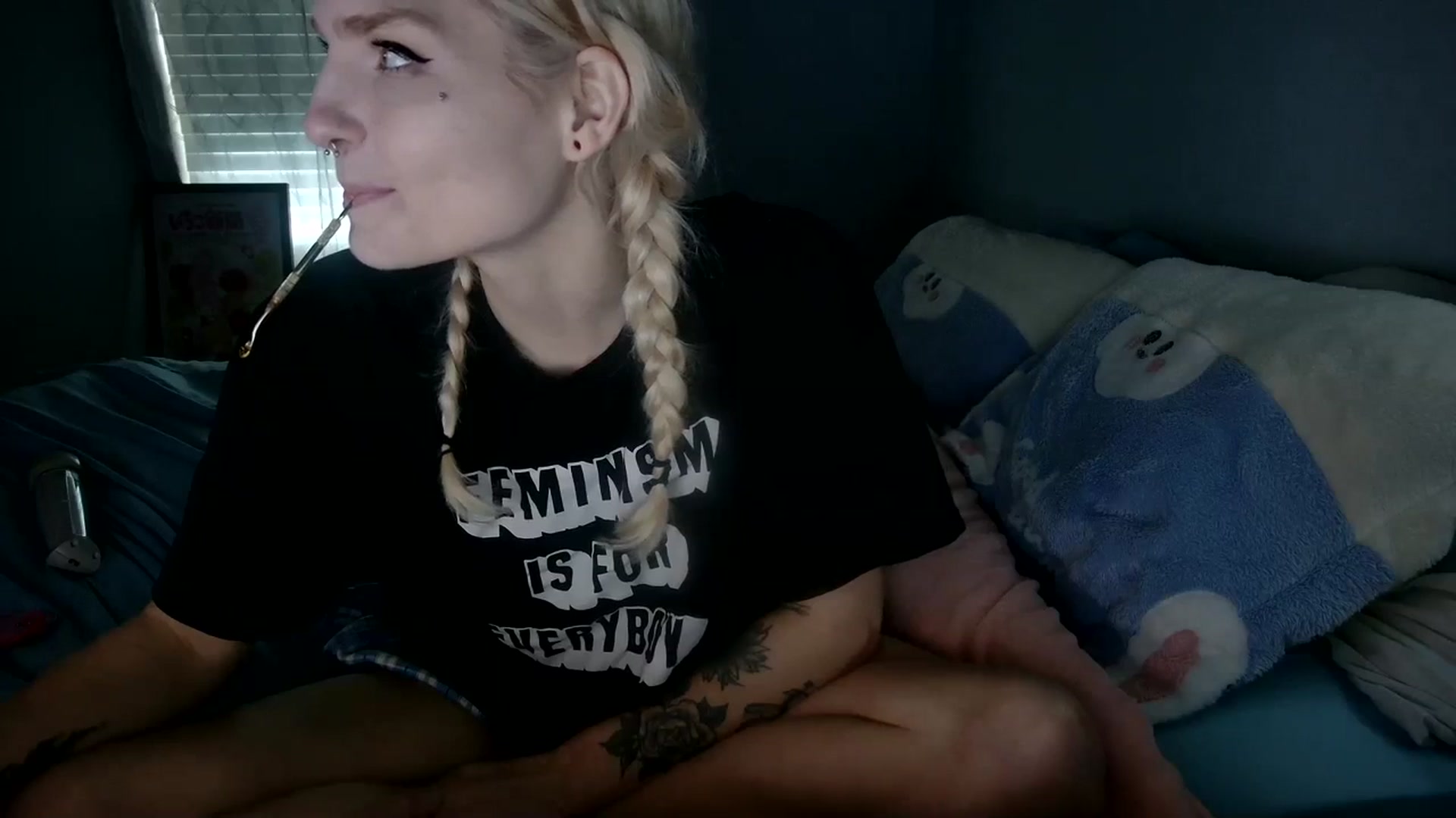 Gallery image thumbnail from DuckChan0's myfreecams stream on, 12/28/2023, 17:59 image 14 of 20