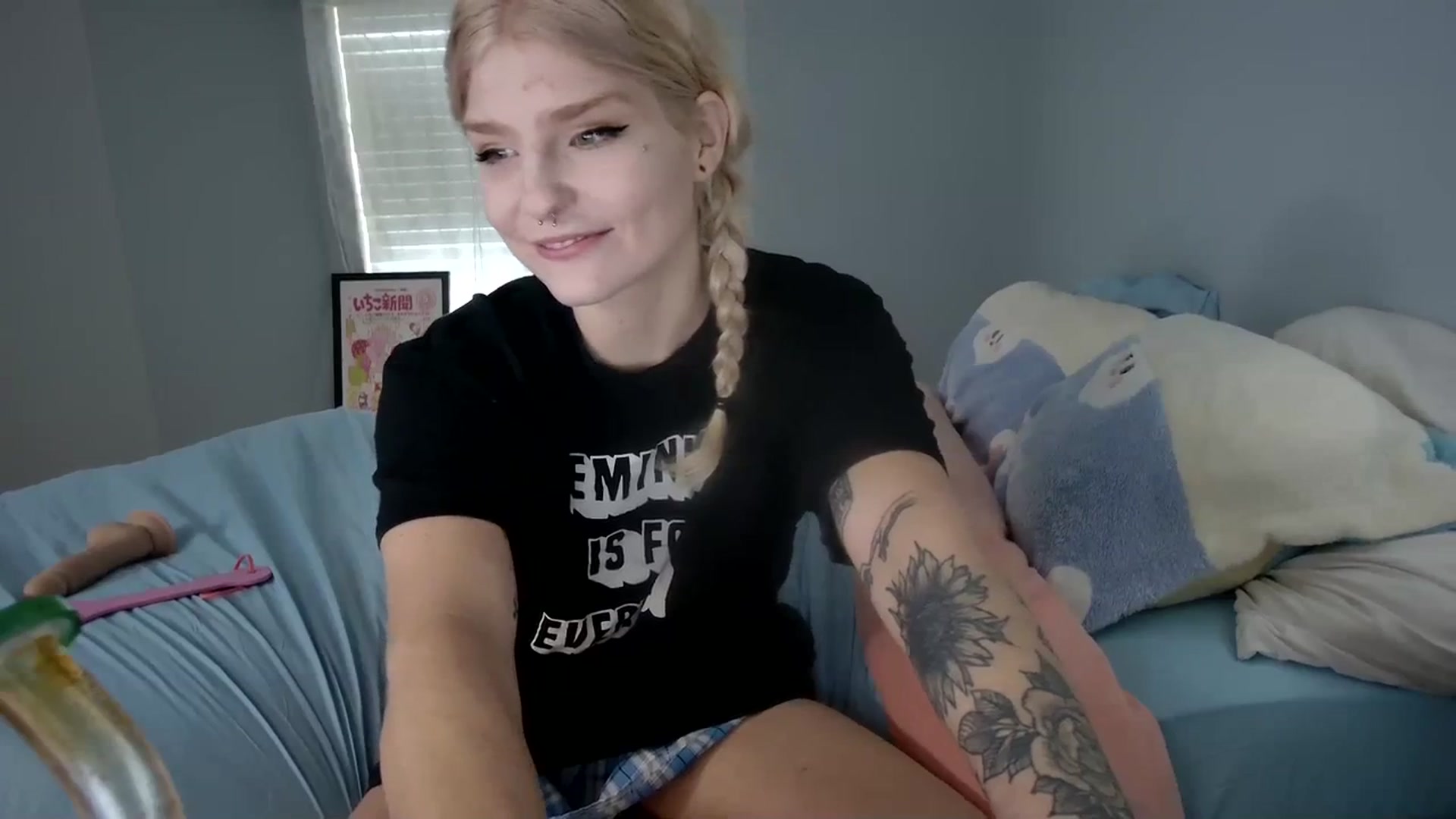 Gallery image thumbnail from DuckChan0's myfreecams stream on, 12/28/2023, 17:59 image 2 of 20