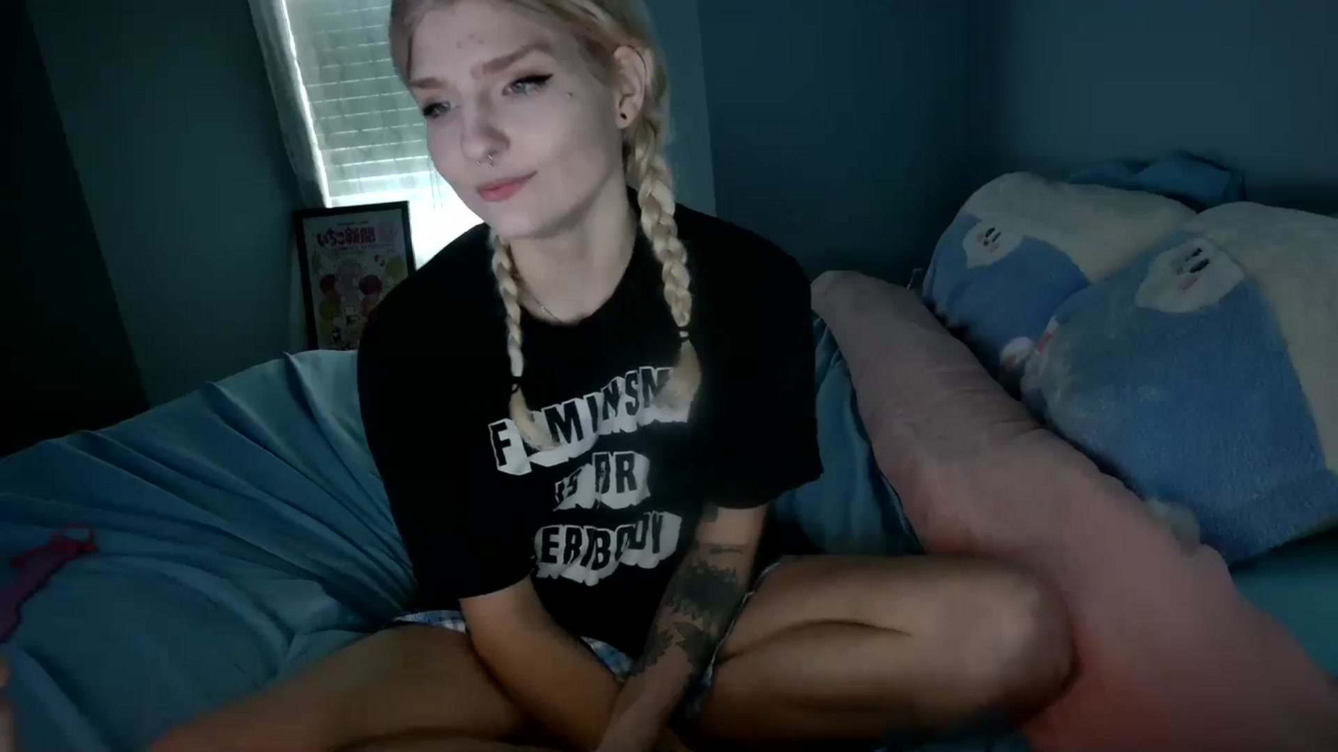 Gallery image thumbnail from DuckChan0's myfreecams stream on, 12/28/2023, 17:59 image 5 of 20