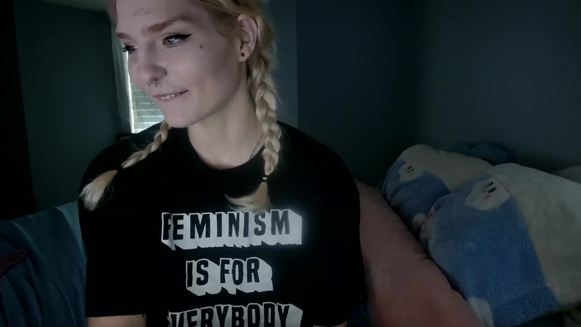 Gallery image thumbnail from DuckChan0's myfreecams stream on, 12/28/2023, 17:59 image 7 of 20