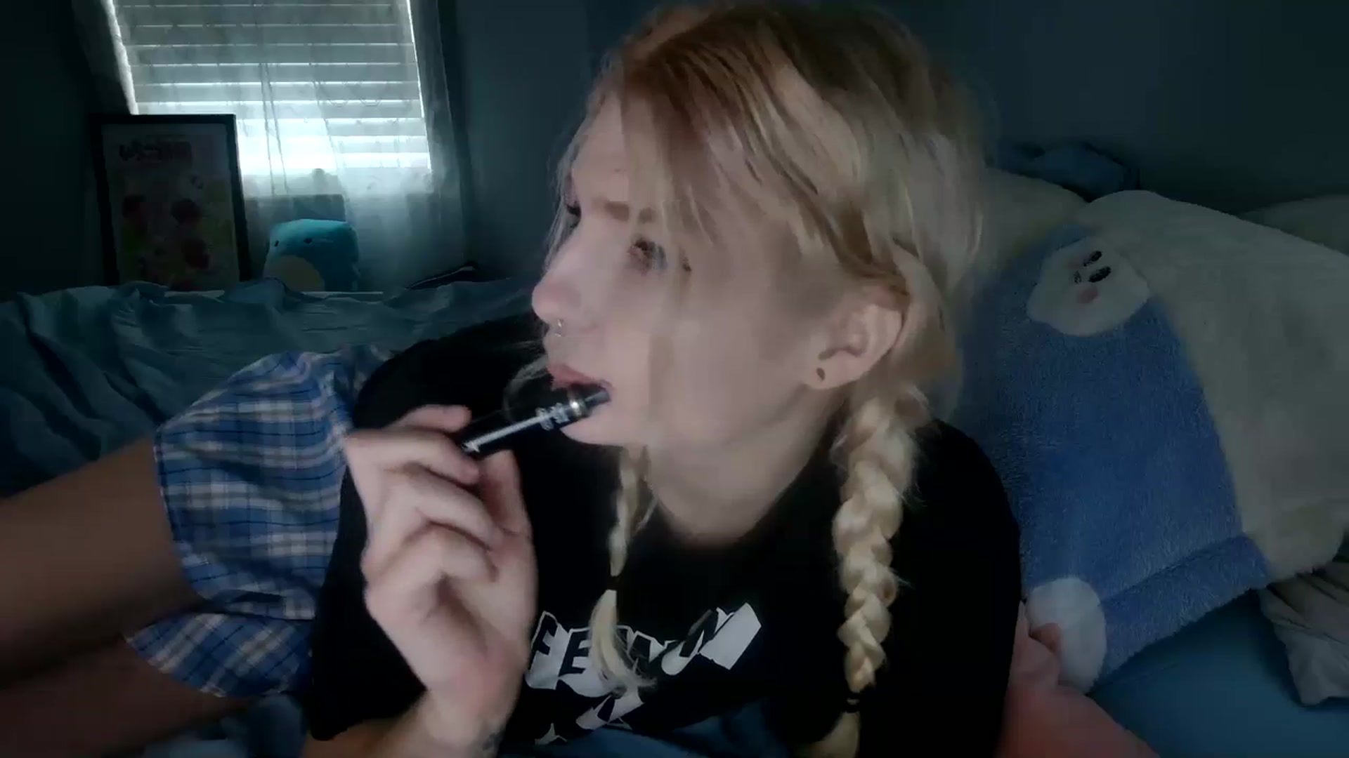 Gallery image thumbnail from DuckChan0's myfreecams stream on, 12/28/2023, 17:59 image 10 of 20