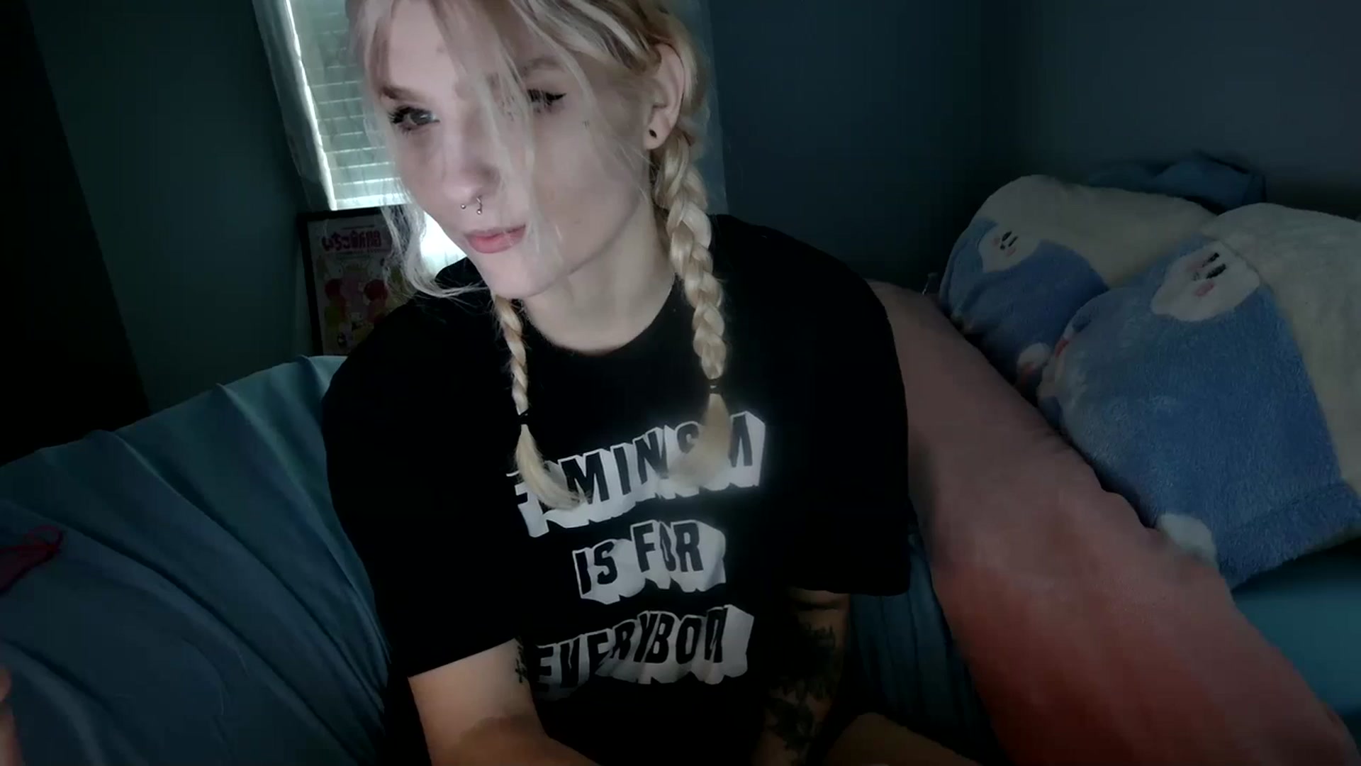 Gallery image thumbnail from DuckChan0's myfreecams stream on, 12/28/2023, 17:59 image 4 of 20