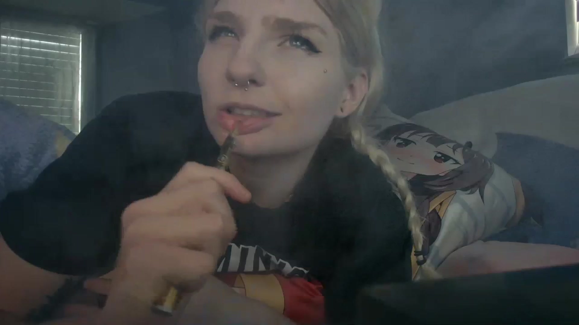 Gallery image thumbnail from DuckChan0's myfreecams stream on, 12/28/2023, 17:59 image 18 of 20