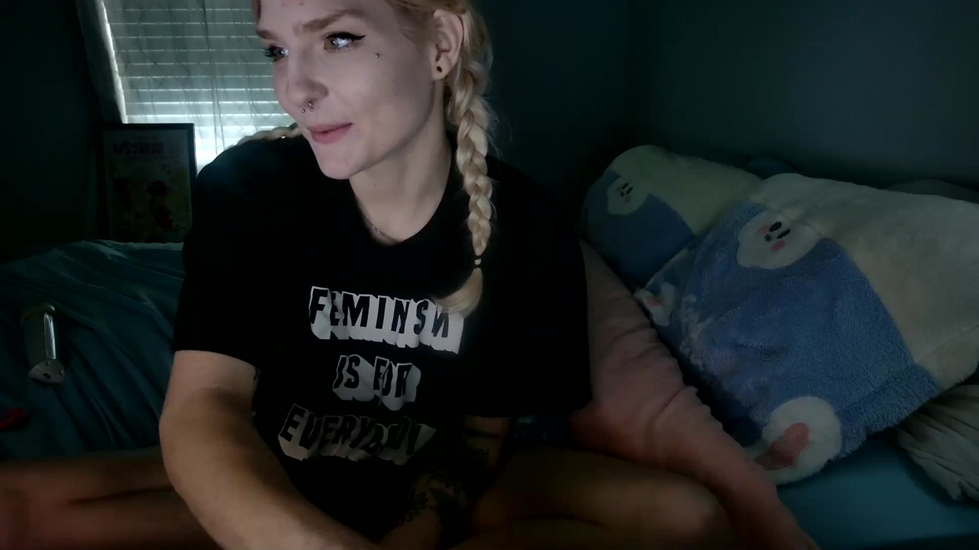Gallery image thumbnail from DuckChan0's myfreecams stream on, 12/28/2023, 17:59 image 13 of 20