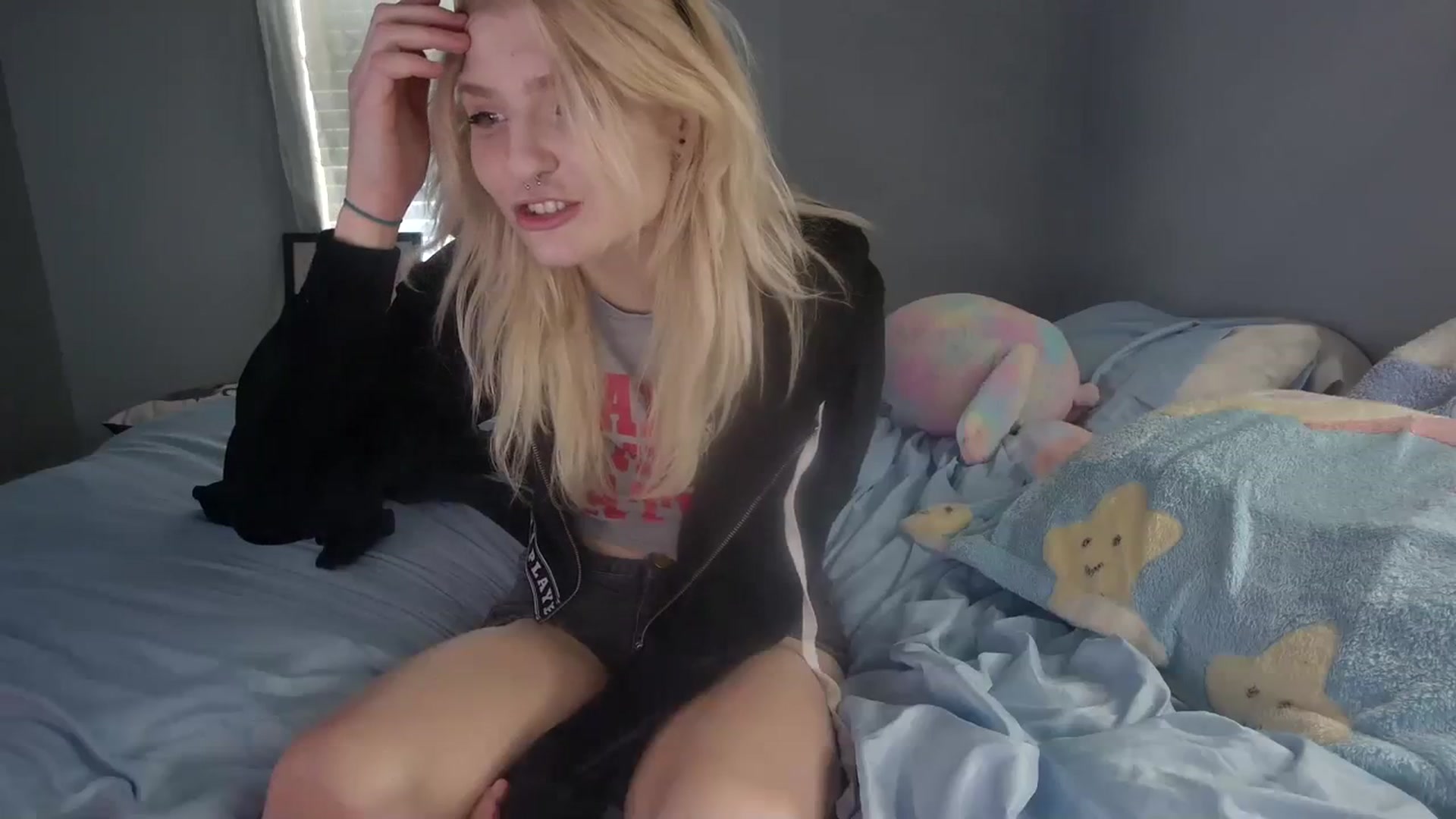 Gallery image thumbnail from DuckChan0's myfreecams stream on, 12/29/2023, 17:57 image 2 of 20