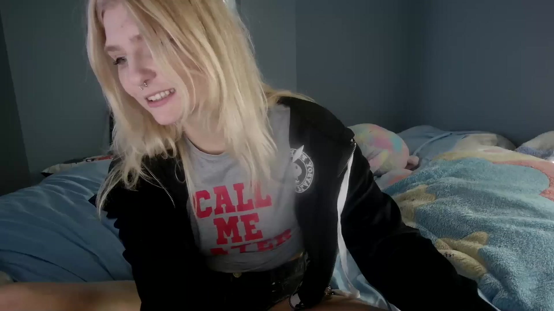 Gallery image thumbnail from DuckChan0's myfreecams stream on, 12/29/2023, 17:57 image 10 of 20