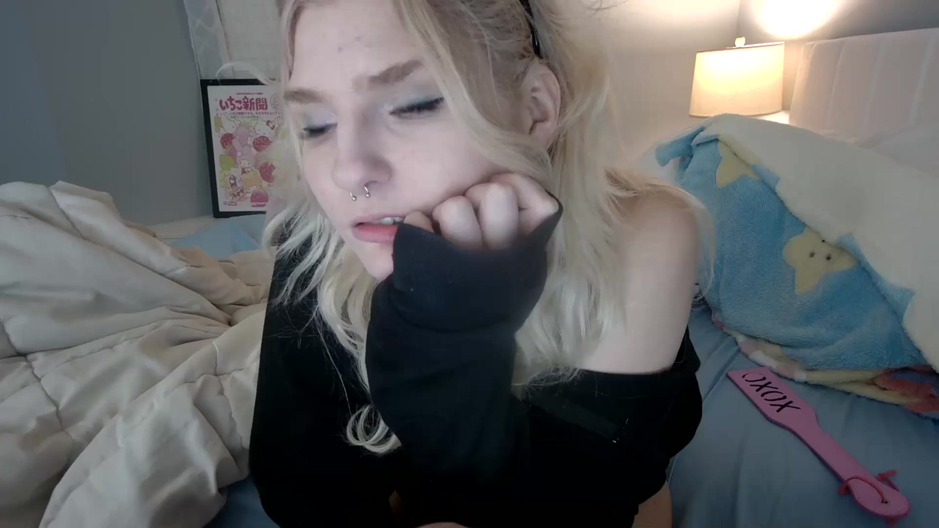 Gallery image thumbnail from DuckChan0's myfreecams stream on, 12/31/2023, 24:28 image 19 of 20