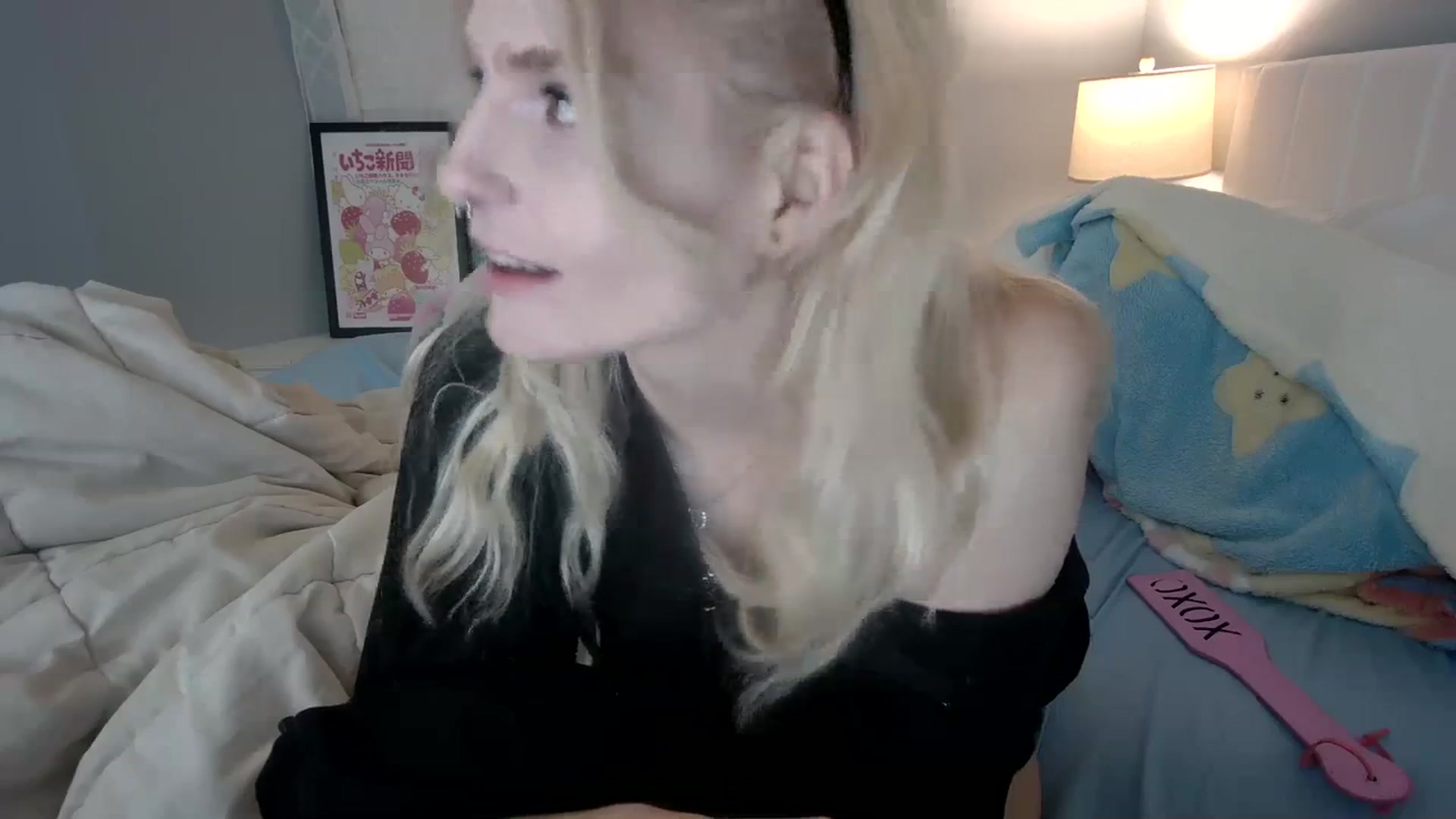 Gallery image thumbnail from DuckChan0's myfreecams stream on, 12/31/2023, 24:28 image 18 of 20