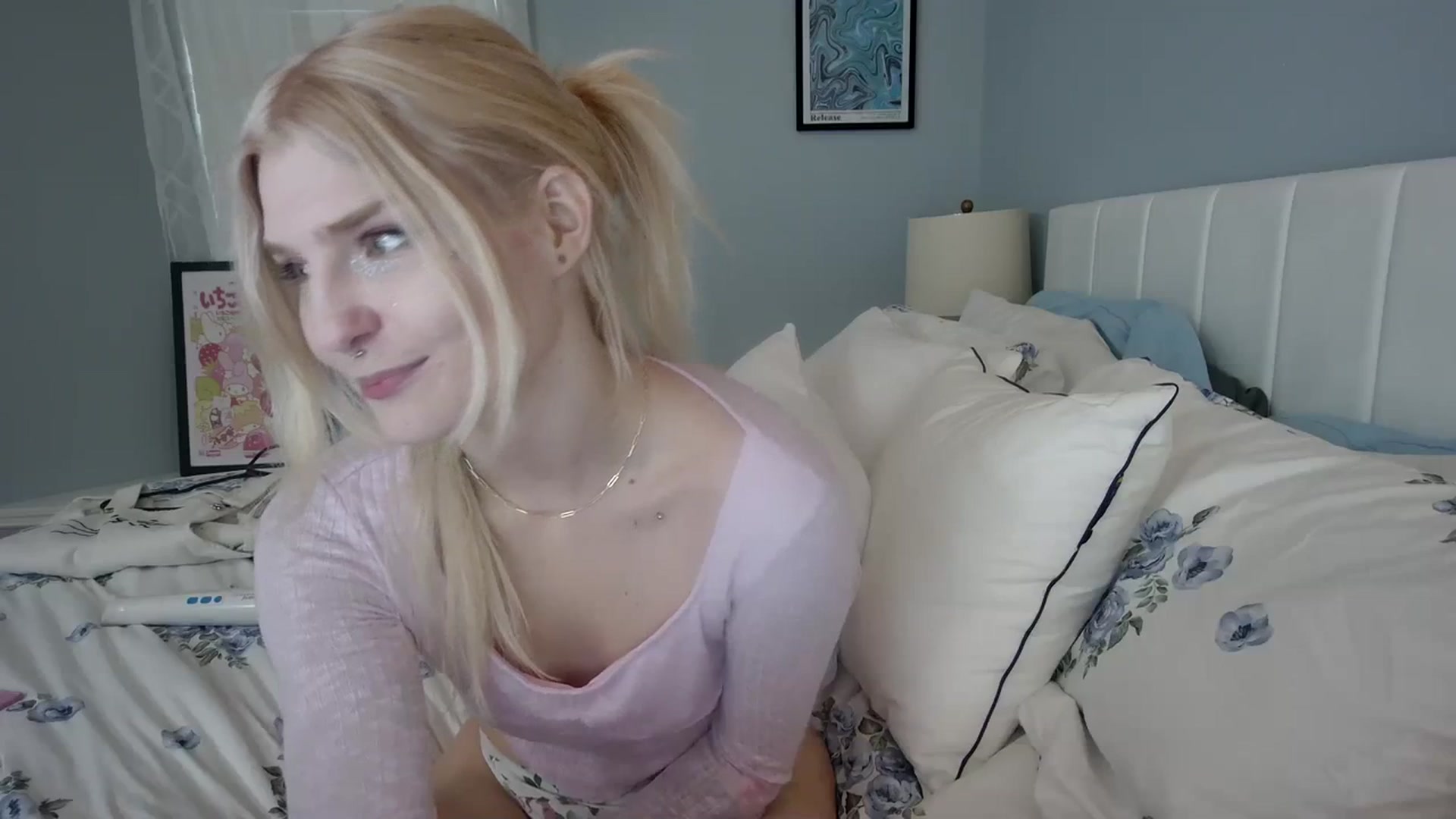 Gallery image thumbnail from DuckChan0's myfreecams stream on, 12/31/2023, 23:16 image 3 of 20