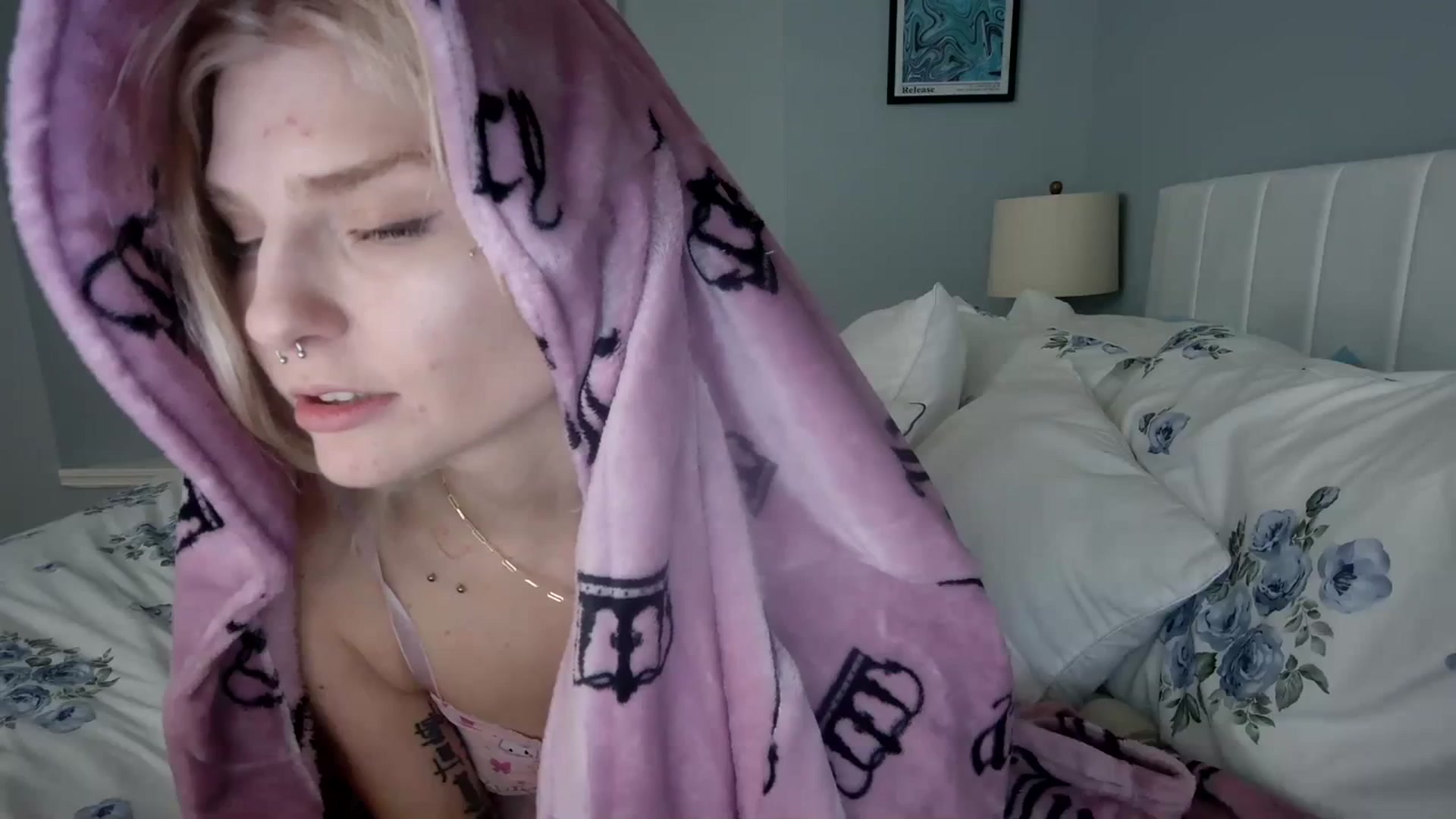 Gallery image thumbnail from DuckChan0's myfreecams stream on, 01/01/2024, 23:36 image 20 of 20