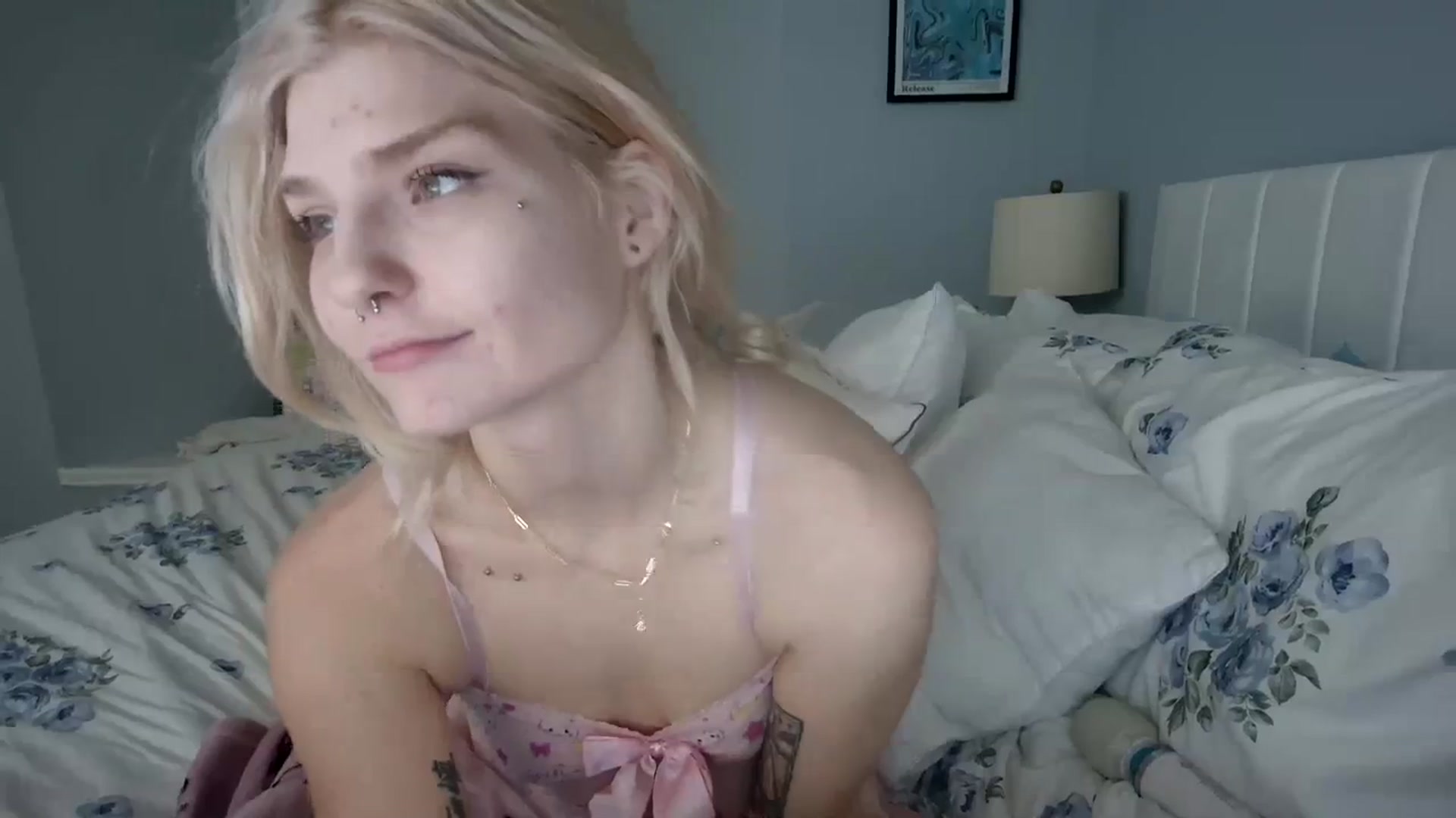 Gallery image thumbnail from DuckChan0's myfreecams stream on, 01/01/2024, 23:36 image 19 of 20