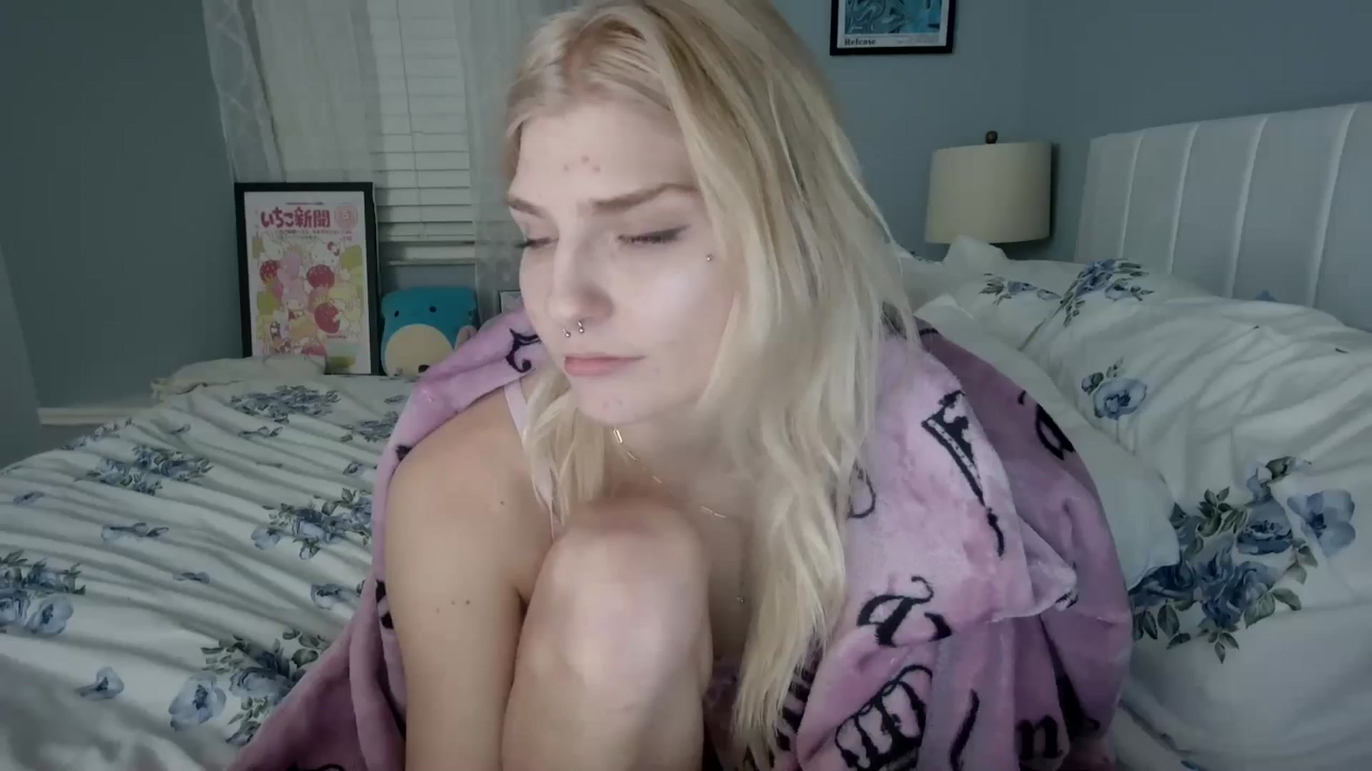 Gallery image thumbnail from DuckChan0's myfreecams stream on, 01/02/2024, 24:05 image 1 of 20