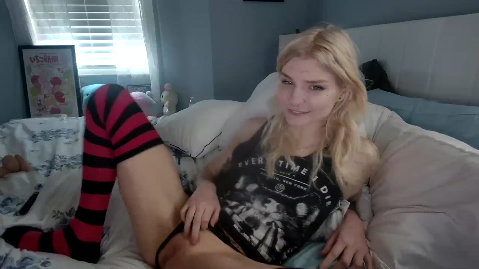 Gallery image thumbnail from DuckChan0's myfreecams stream on, 01/02/2024, 17:13 image 4 of 20