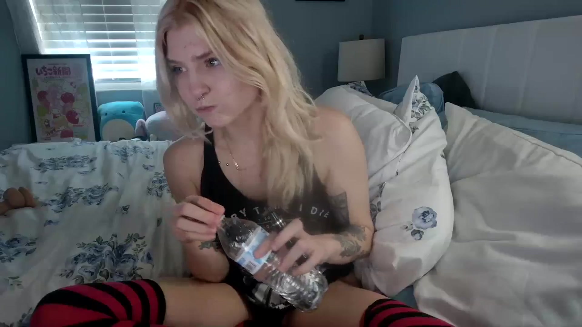 Gallery image thumbnail from DuckChan0's myfreecams stream on, 01/02/2024, 17:13 image 19 of 20