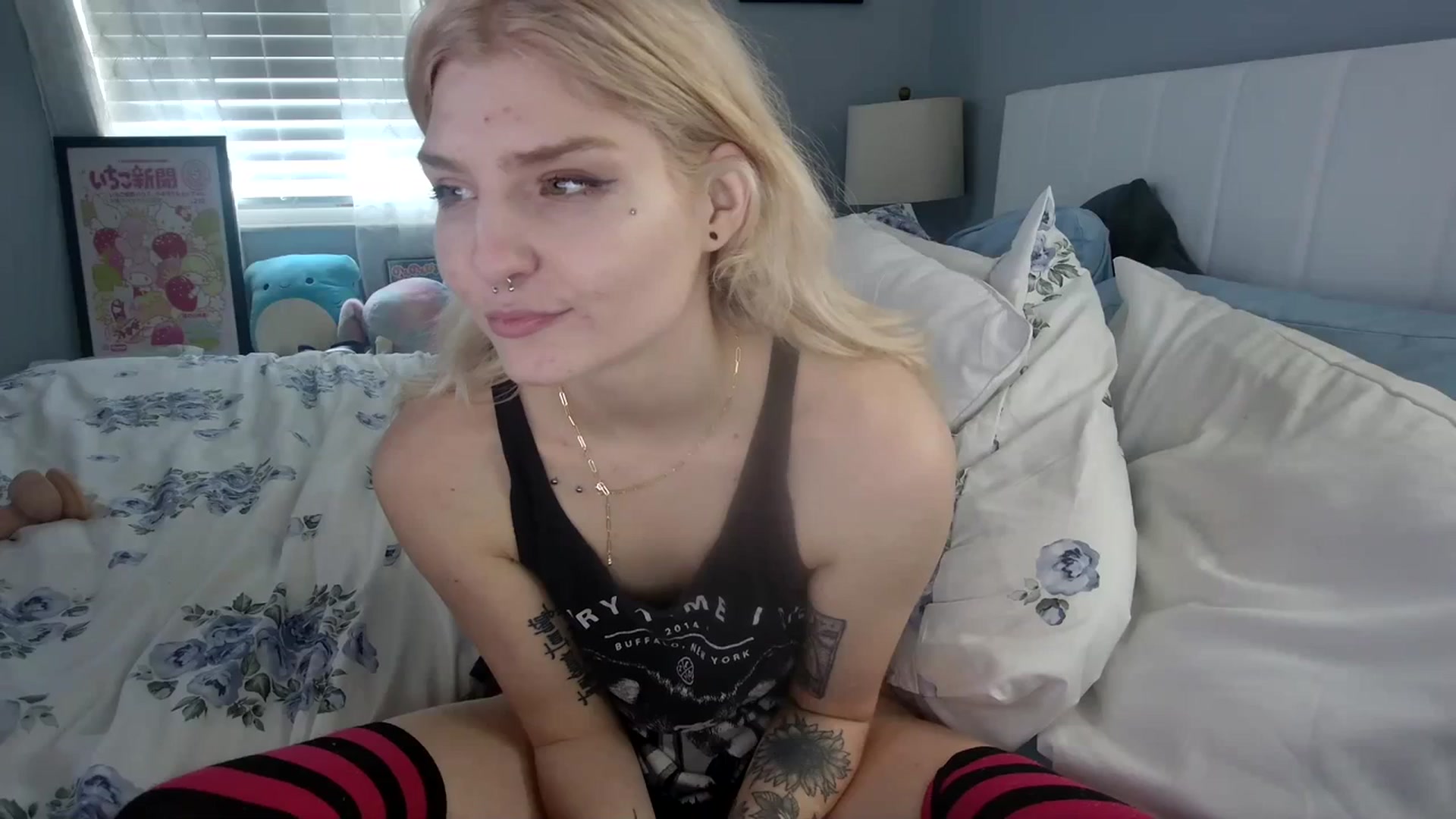 Gallery image thumbnail from DuckChan0's myfreecams stream on, 01/02/2024, 17:13 image 14 of 20
