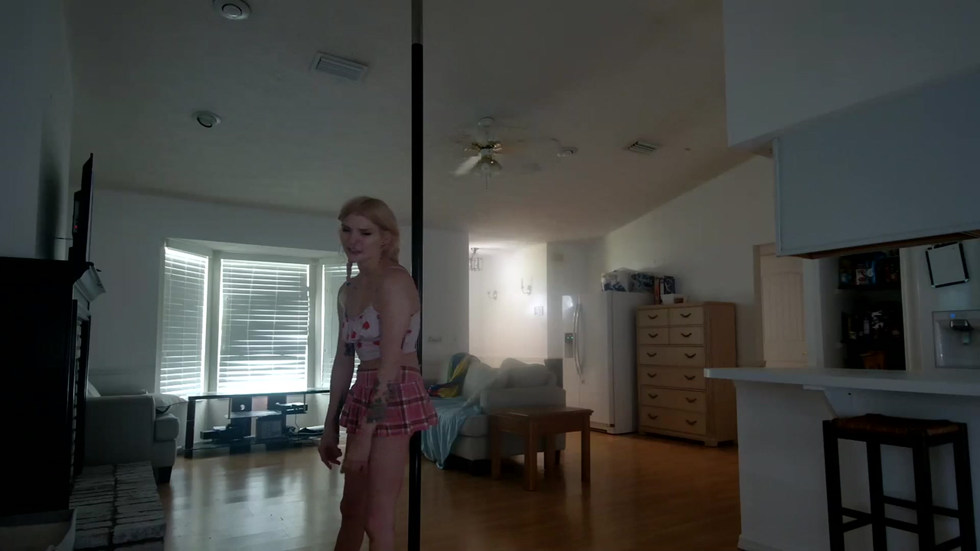Gallery image thumbnail from DuckChan0's myfreecams stream on, 01/03/2024, 17:51 image 15 of 20
