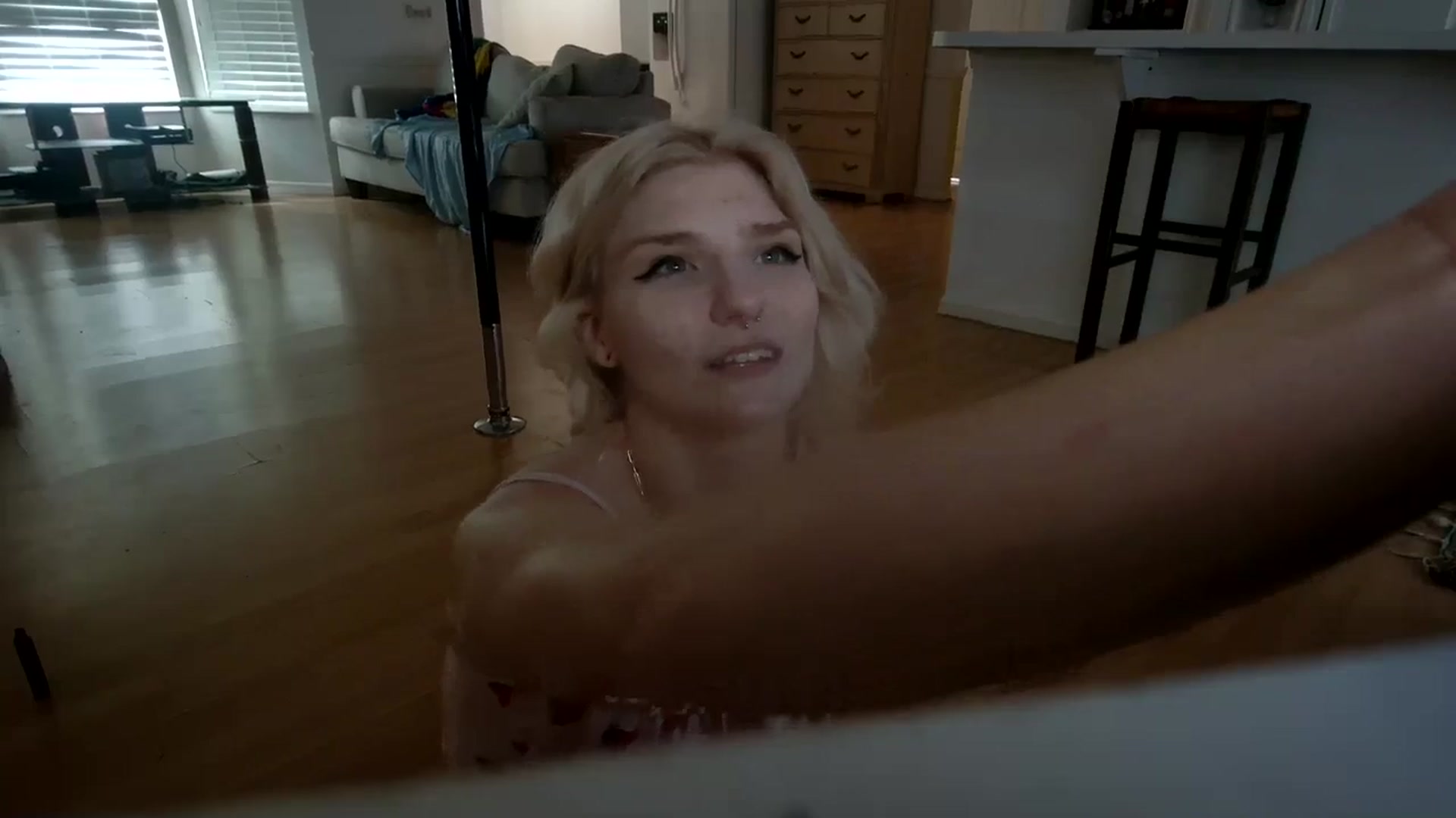 Gallery image thumbnail from DuckChan0's myfreecams stream on, 01/03/2024, 17:51 image 20 of 20