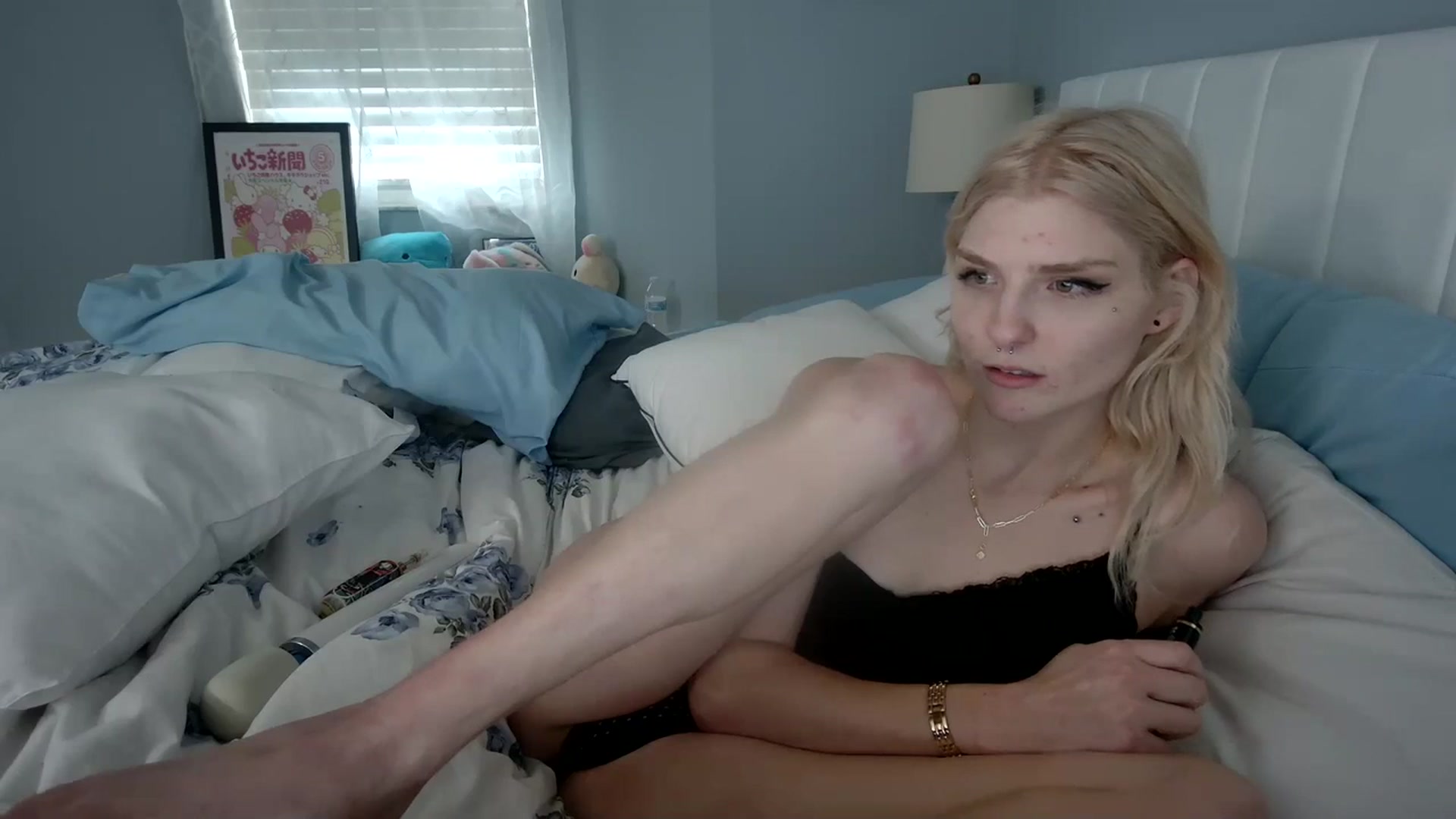 Gallery image thumbnail from DuckChan0's myfreecams stream on, 01/03/2024, 21:11 image 19 of 20