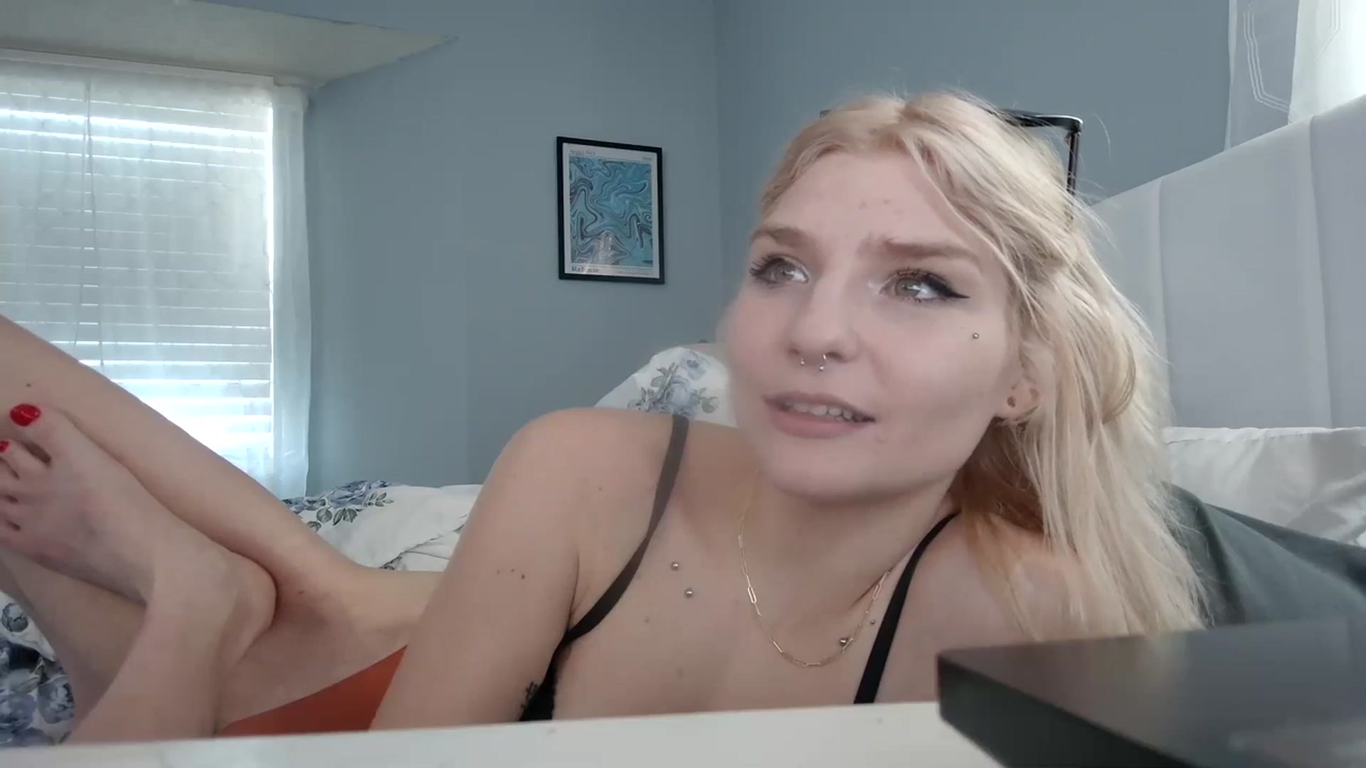 Gallery image thumbnail from DuckChan0's myfreecams stream on, 01/04/2024, 16:02 image 9 of 20