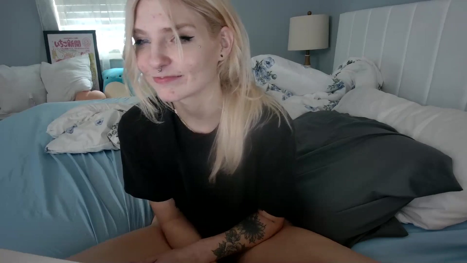 Gallery image thumbnail from DuckChan0's myfreecams stream on, 01/04/2024, 19:32 image 16 of 20
