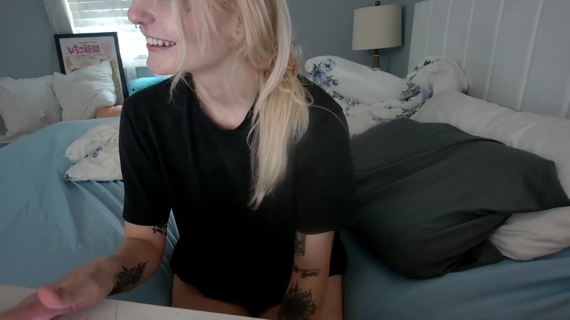 Gallery image thumbnail from DuckChan0's myfreecams stream on, 01/04/2024, 19:32 image 8 of 20