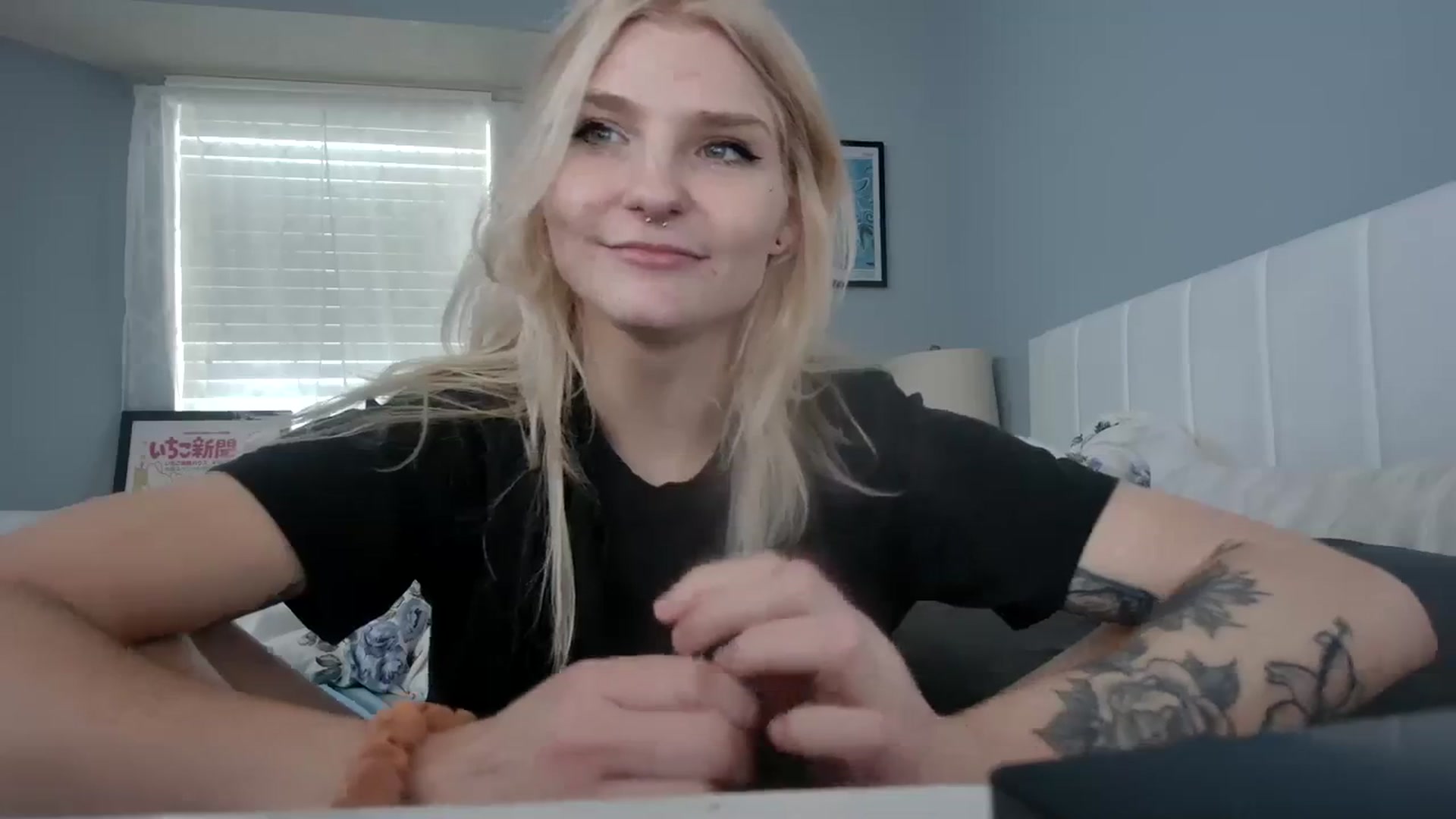Gallery image thumbnail from DuckChan0's myfreecams stream on, 01/04/2024, 20:11 image 7 of 20
