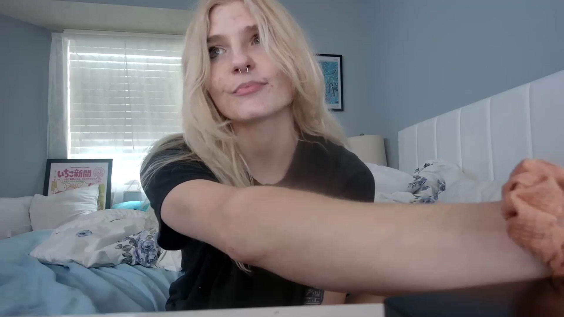 Gallery image thumbnail from DuckChan0's myfreecams stream on, 01/04/2024, 20:11 image 6 of 20