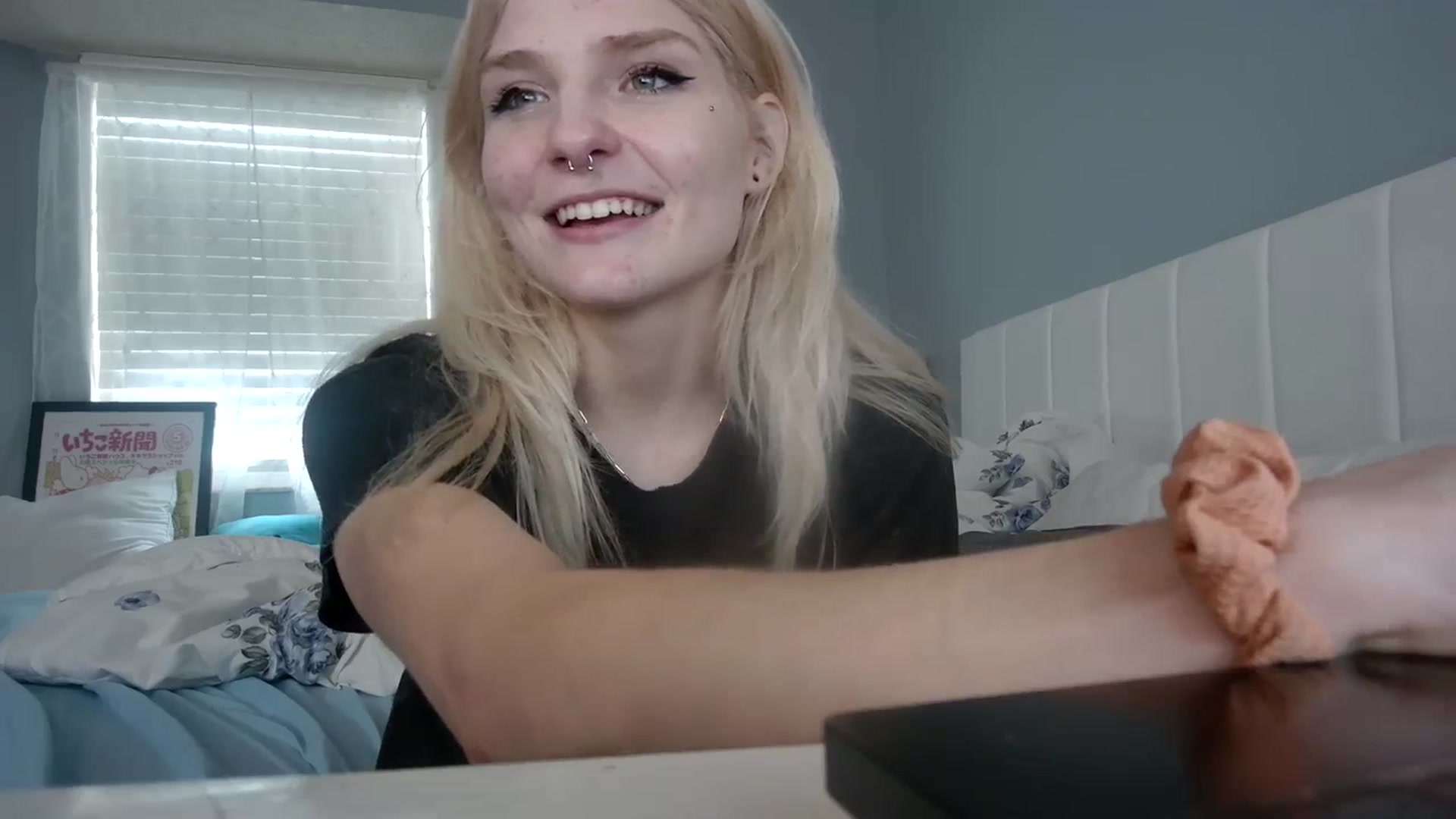 Gallery image thumbnail from DuckChan0's myfreecams stream on, 01/04/2024, 20:11 image 15 of 20
