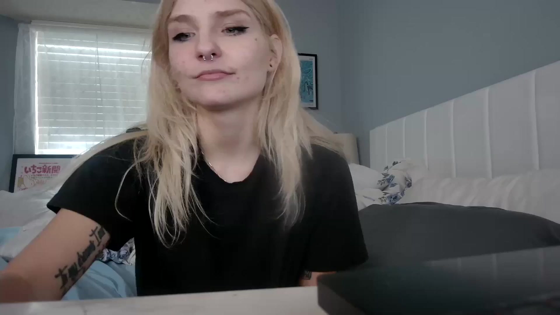 Gallery image thumbnail from DuckChan0's myfreecams stream on, 01/04/2024, 20:11 image 14 of 20