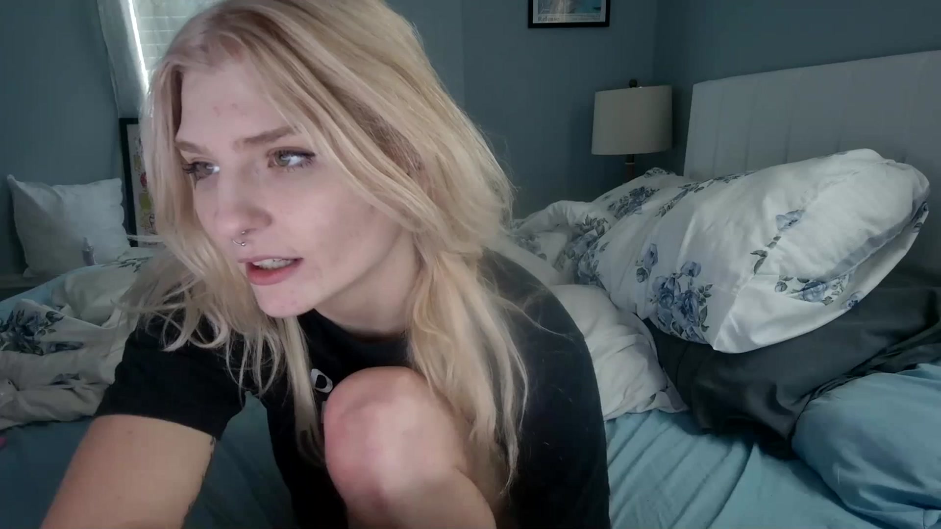 Gallery image thumbnail from DuckChan0's myfreecams stream on, 01/05/2024, 17:32 image 18 of 20
